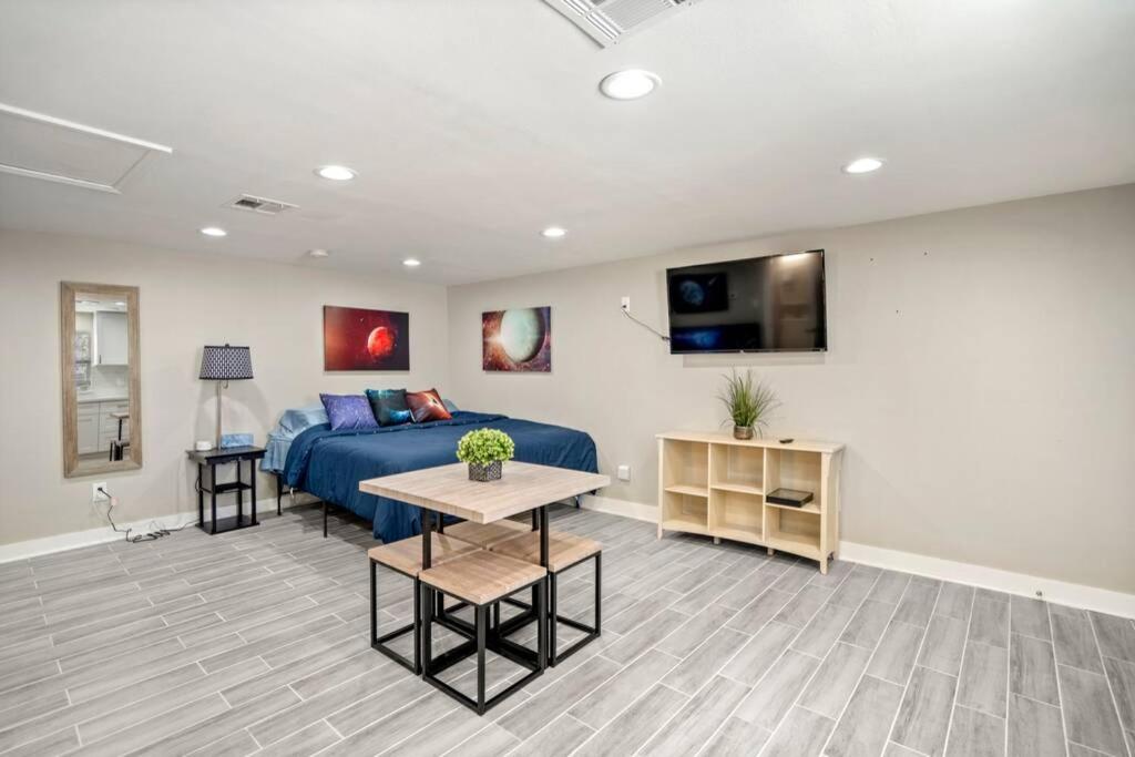 Cosmic Studio at North Downtown view 4