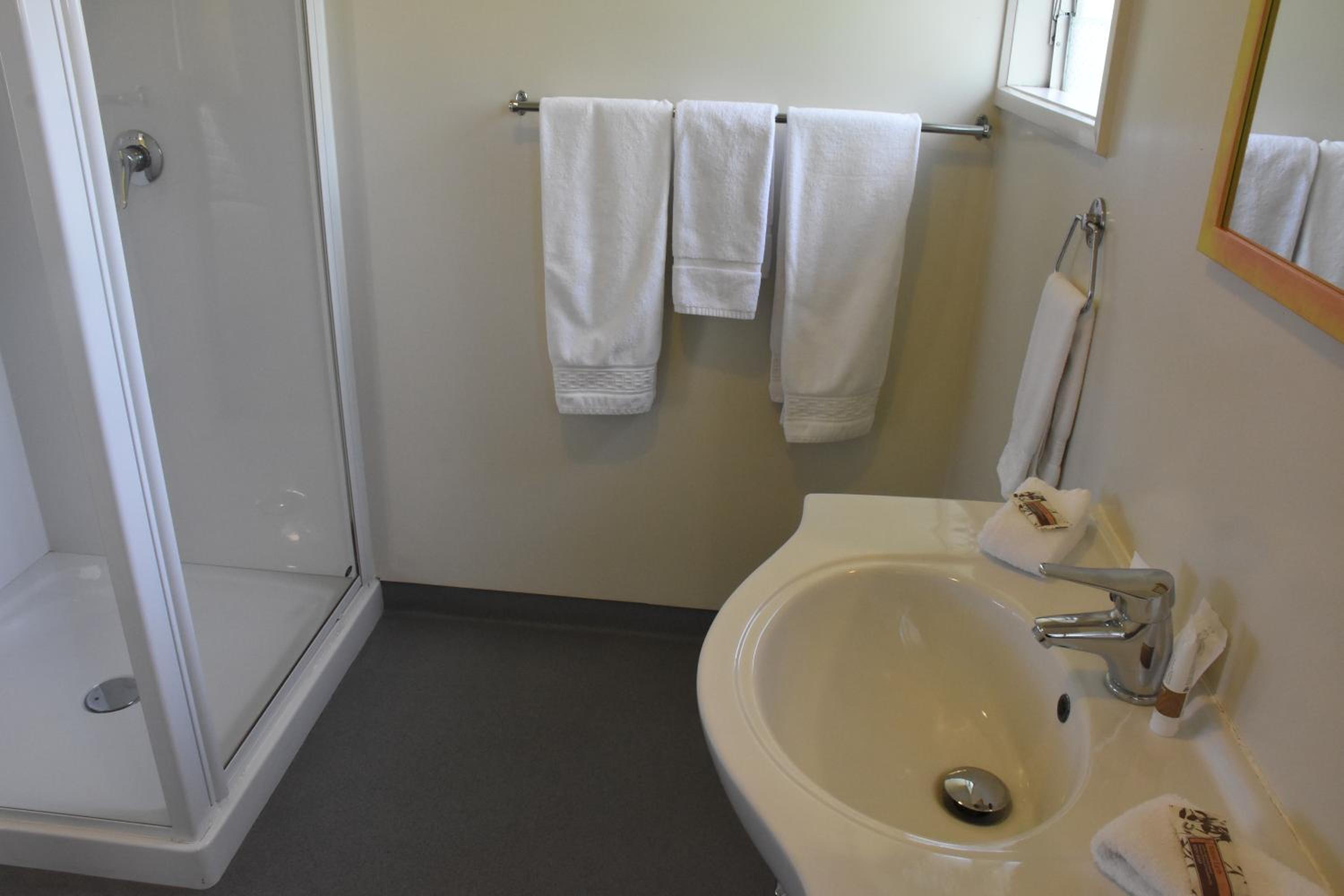 Featherston Motels And Camping