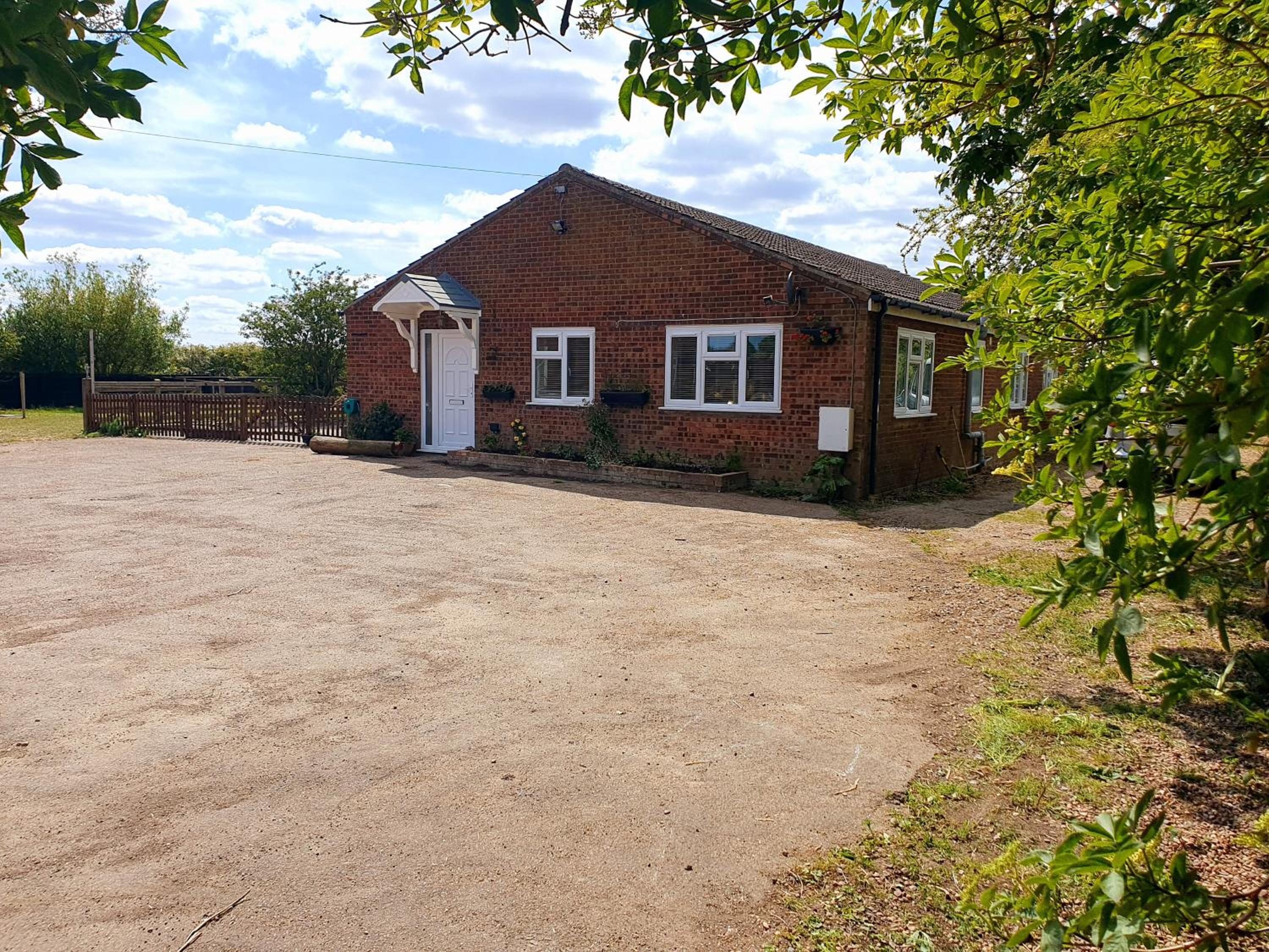 Sherwood Bungalow 3 Bedroom Entire Property view 2