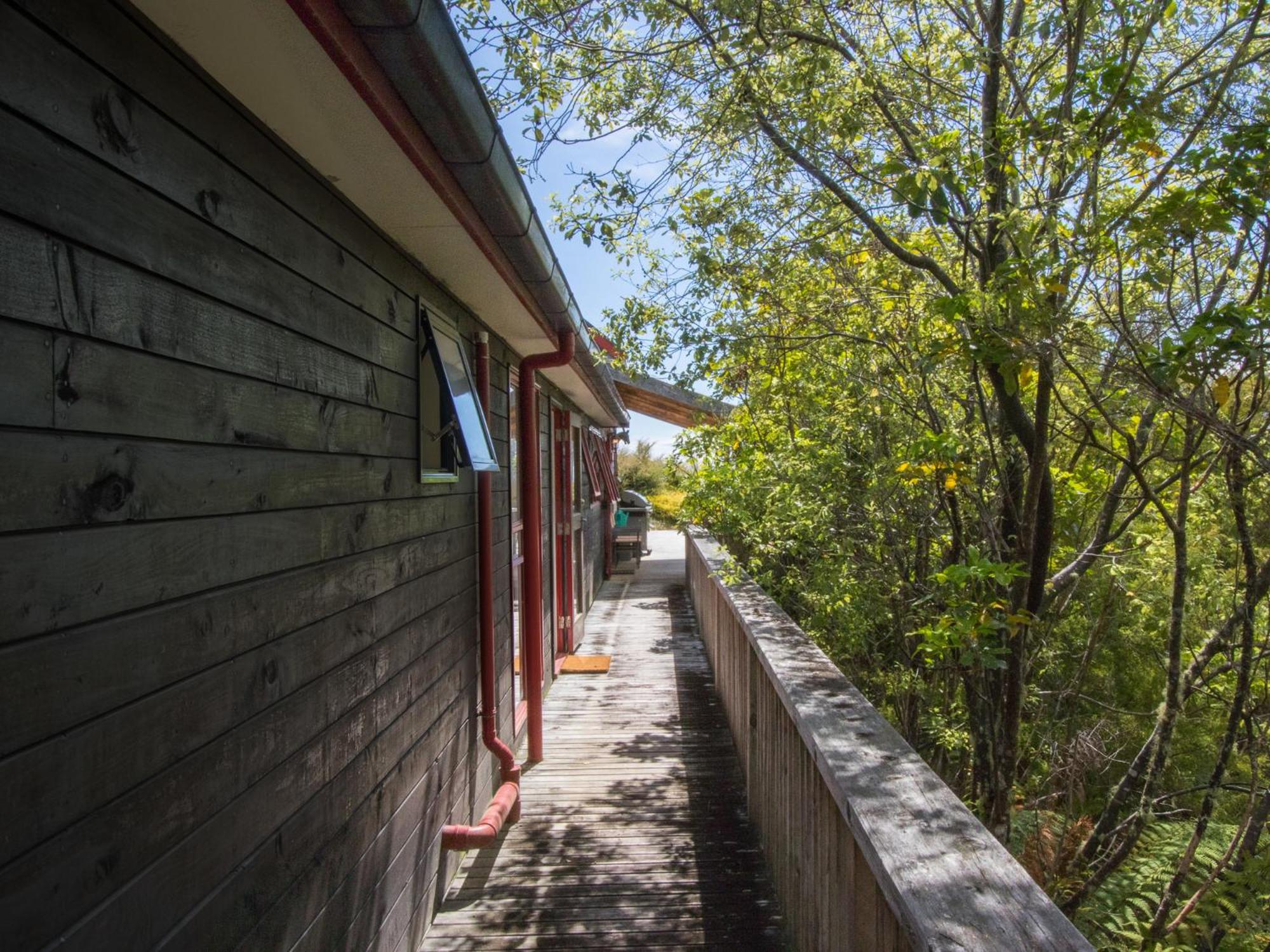 Kanuka House - Kaiteriteri Holiday Home view 3