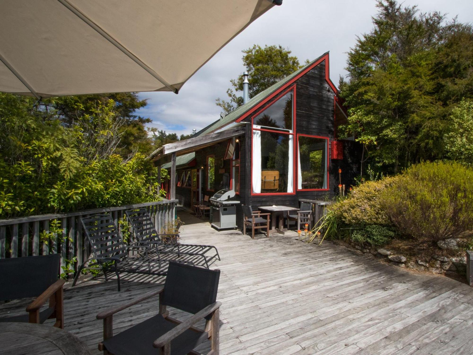 Kanuka House - Kaiteriteri Holiday Home view 4