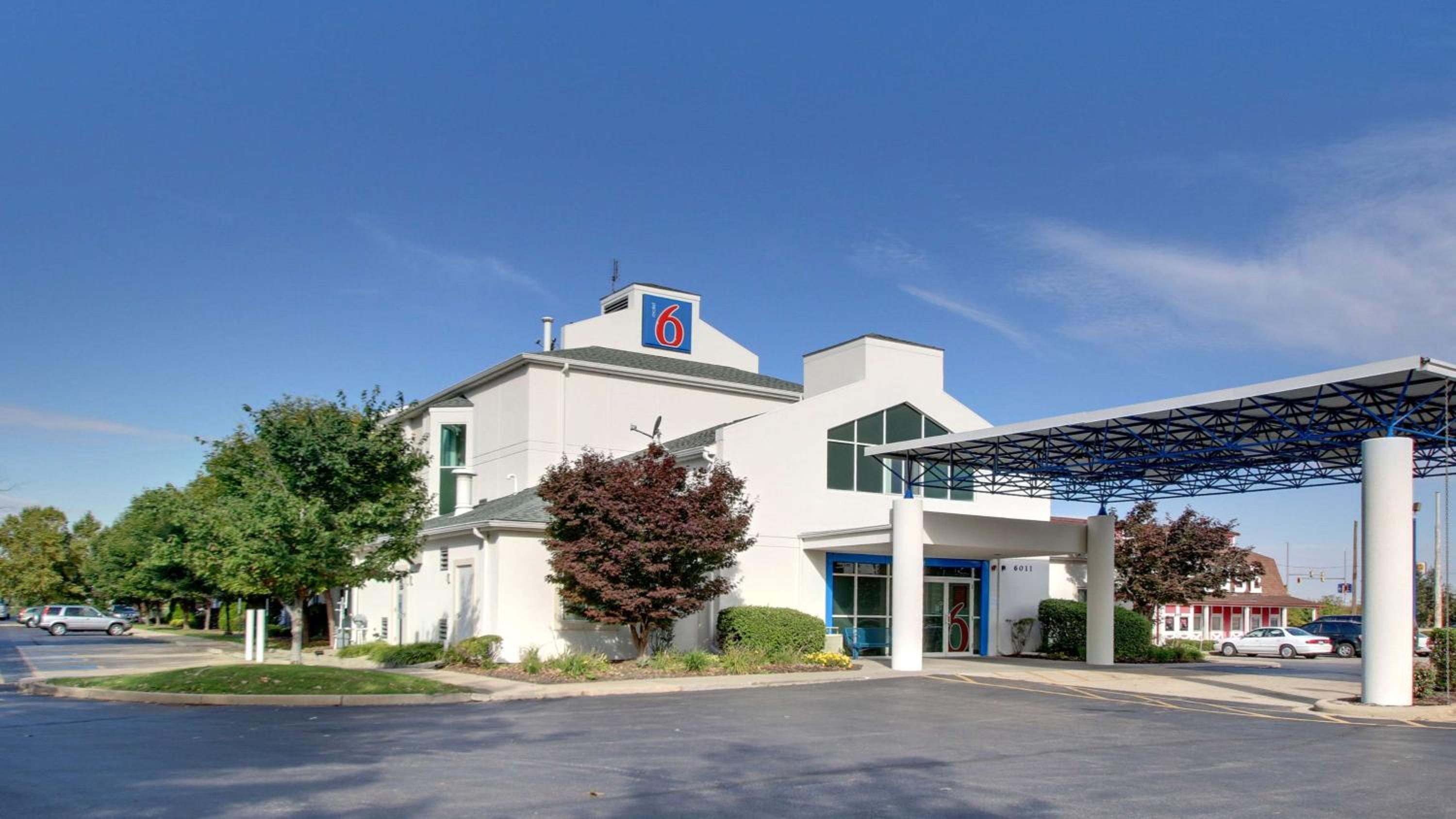 Hotel Motel 6-Springfield, IL I-55 I-72 - Image 1