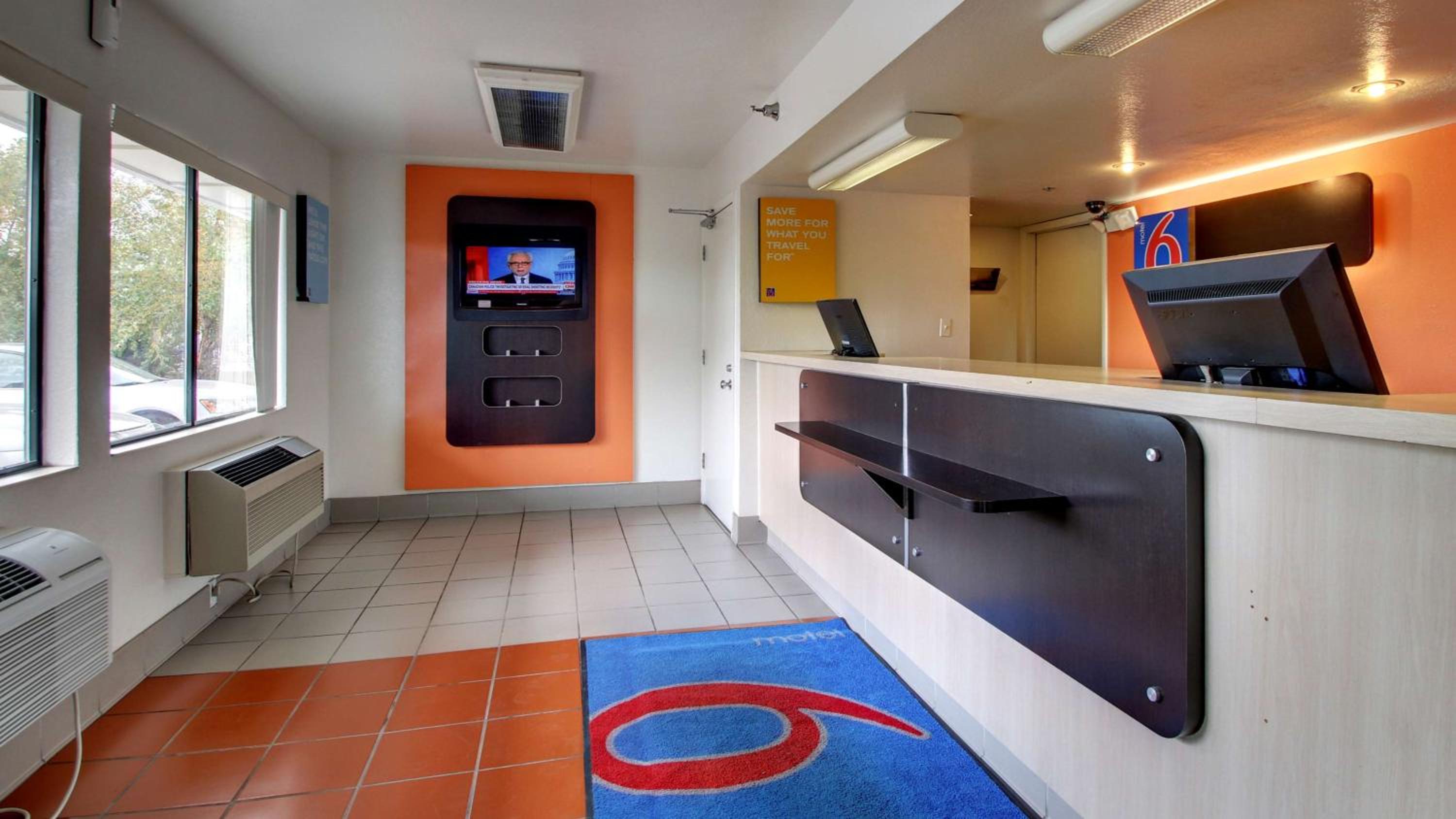 Motel 6-Des Moines, IA - North
