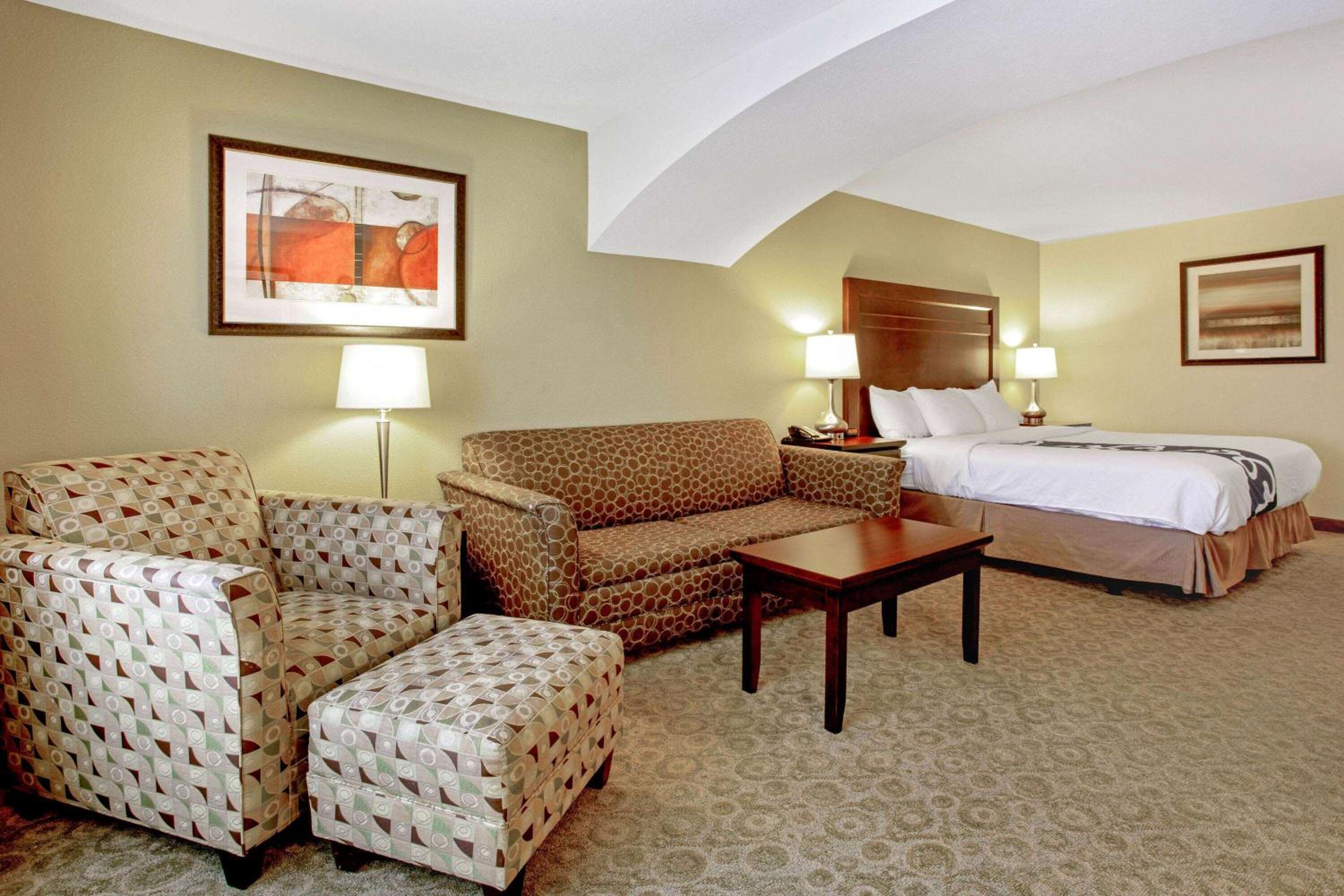 Bismarck Vacations - La Quinta by Wyndham Bismarck - Property Image 8