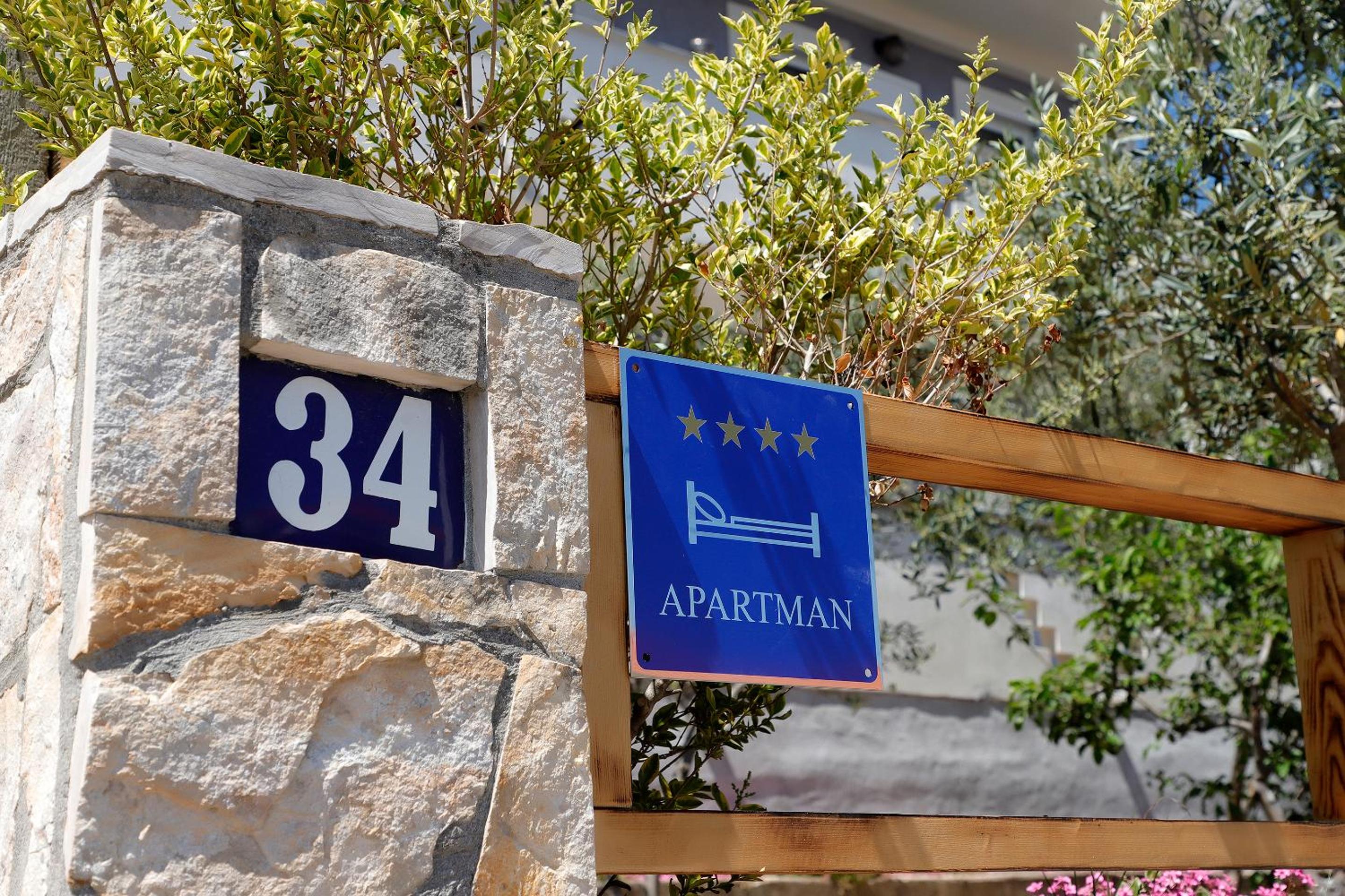L&R Apartmani