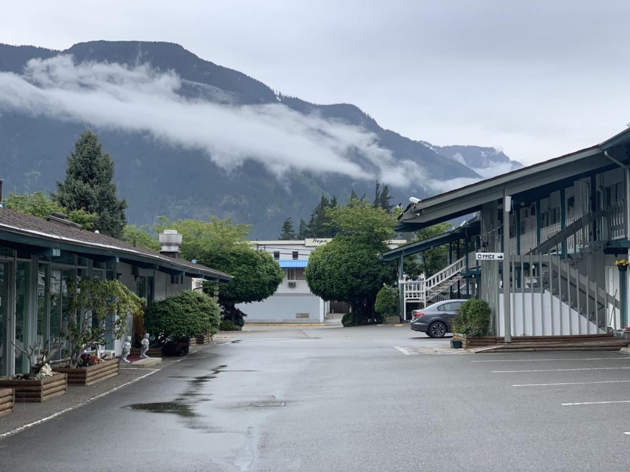 Slumber Lodge - Image 1