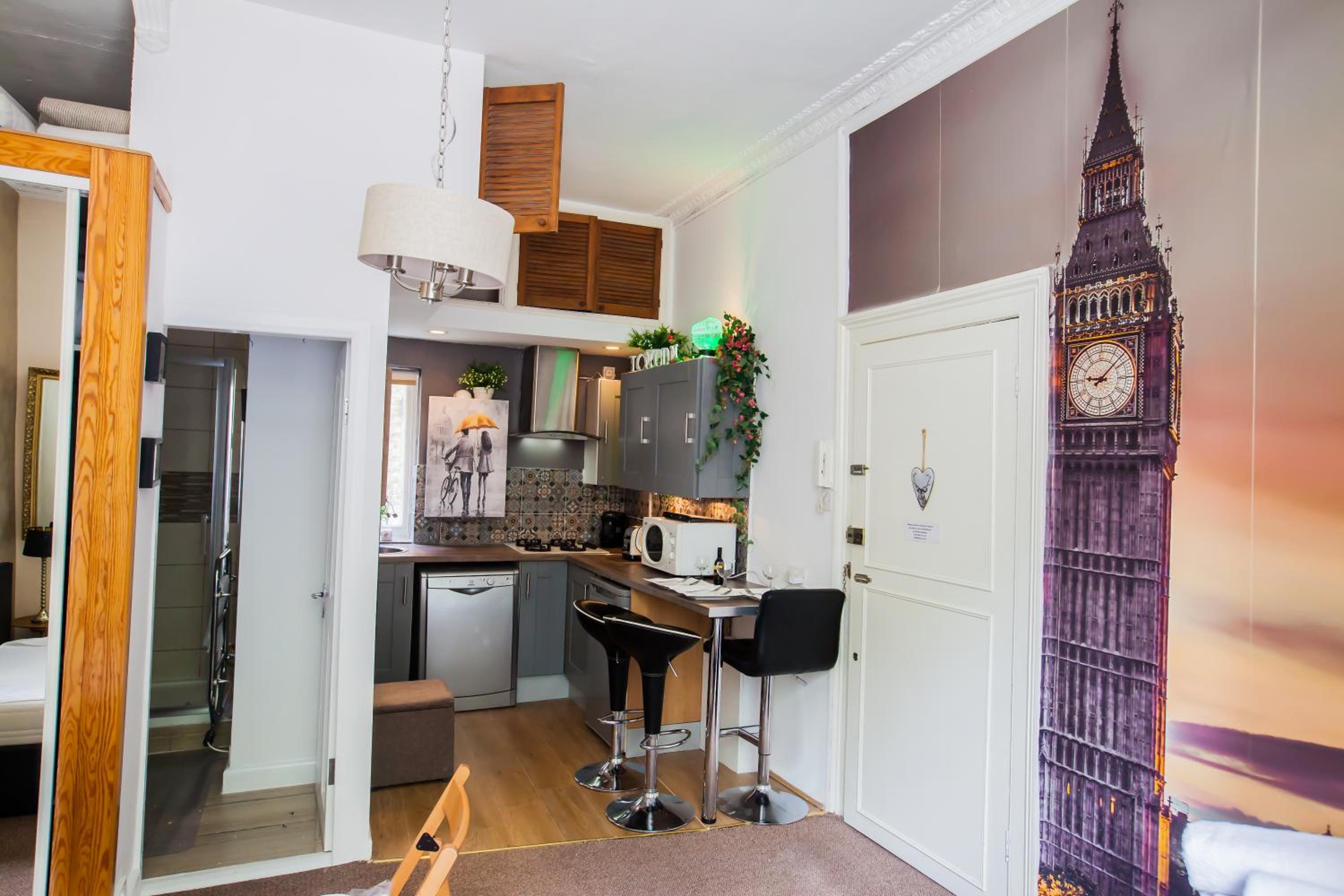 Pimlico Central London Suite near Victoria