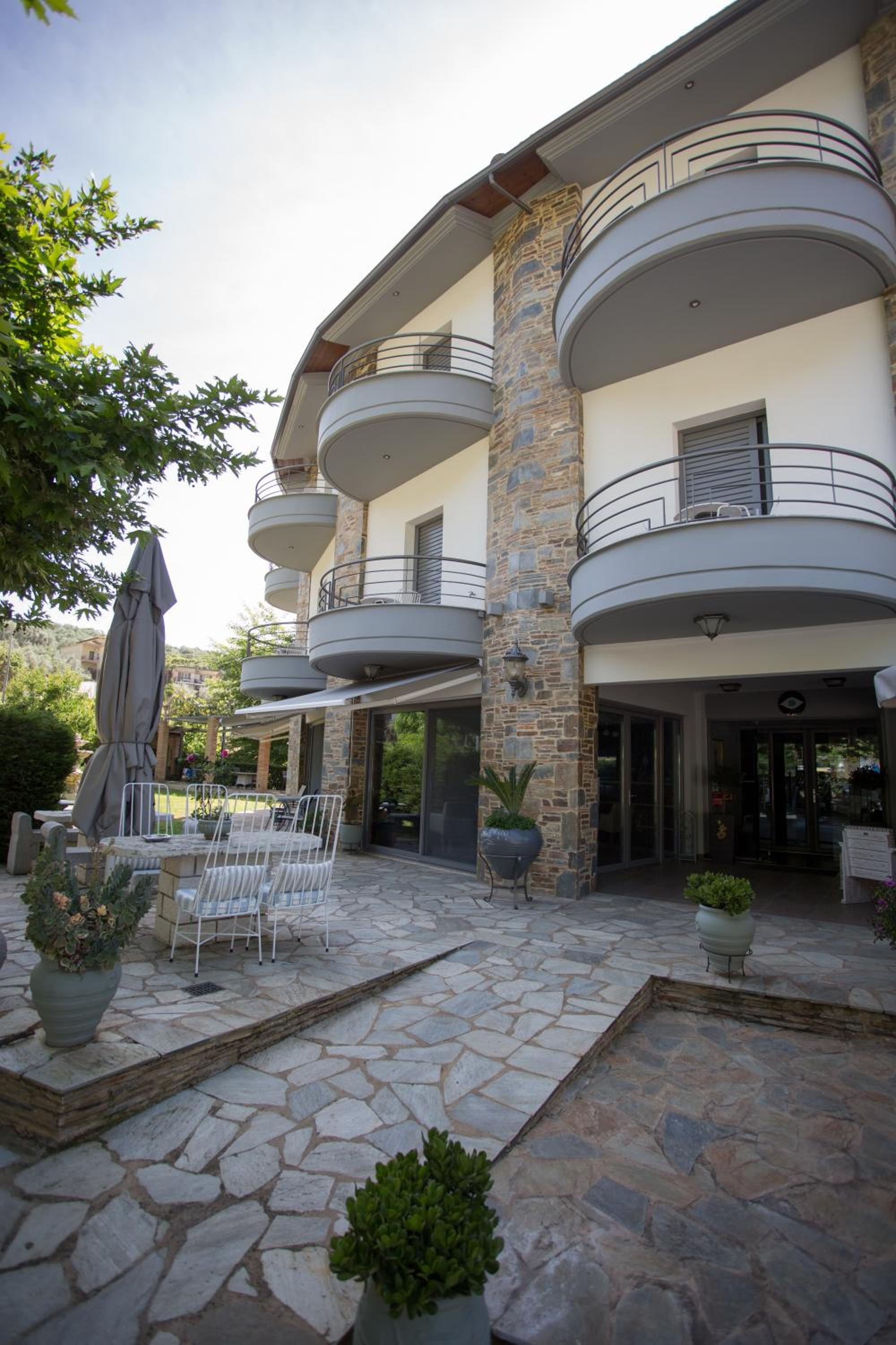 Hotel Delfini Hotel - Image 1