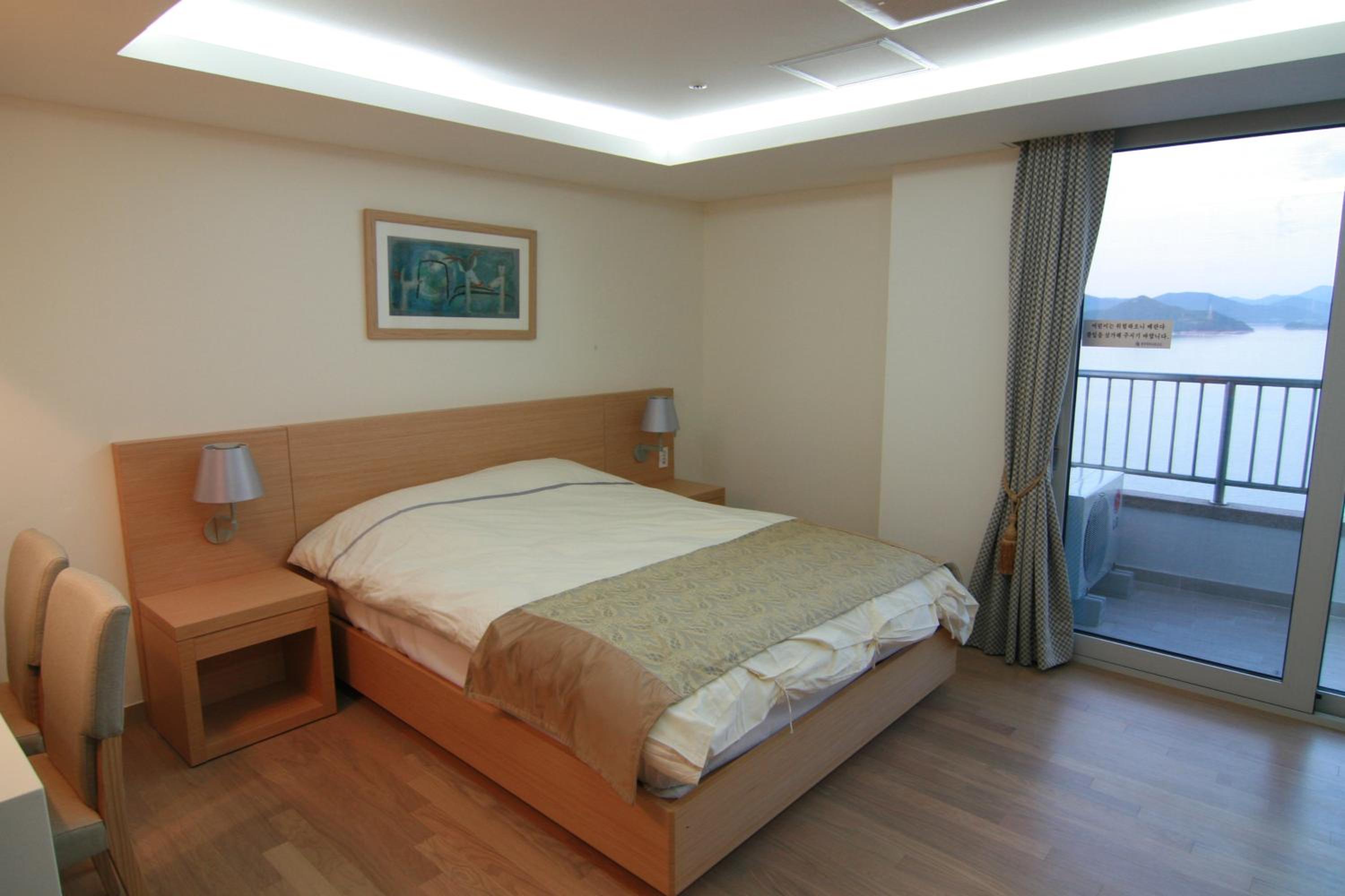 Kumho Tongyeong Marina Resort