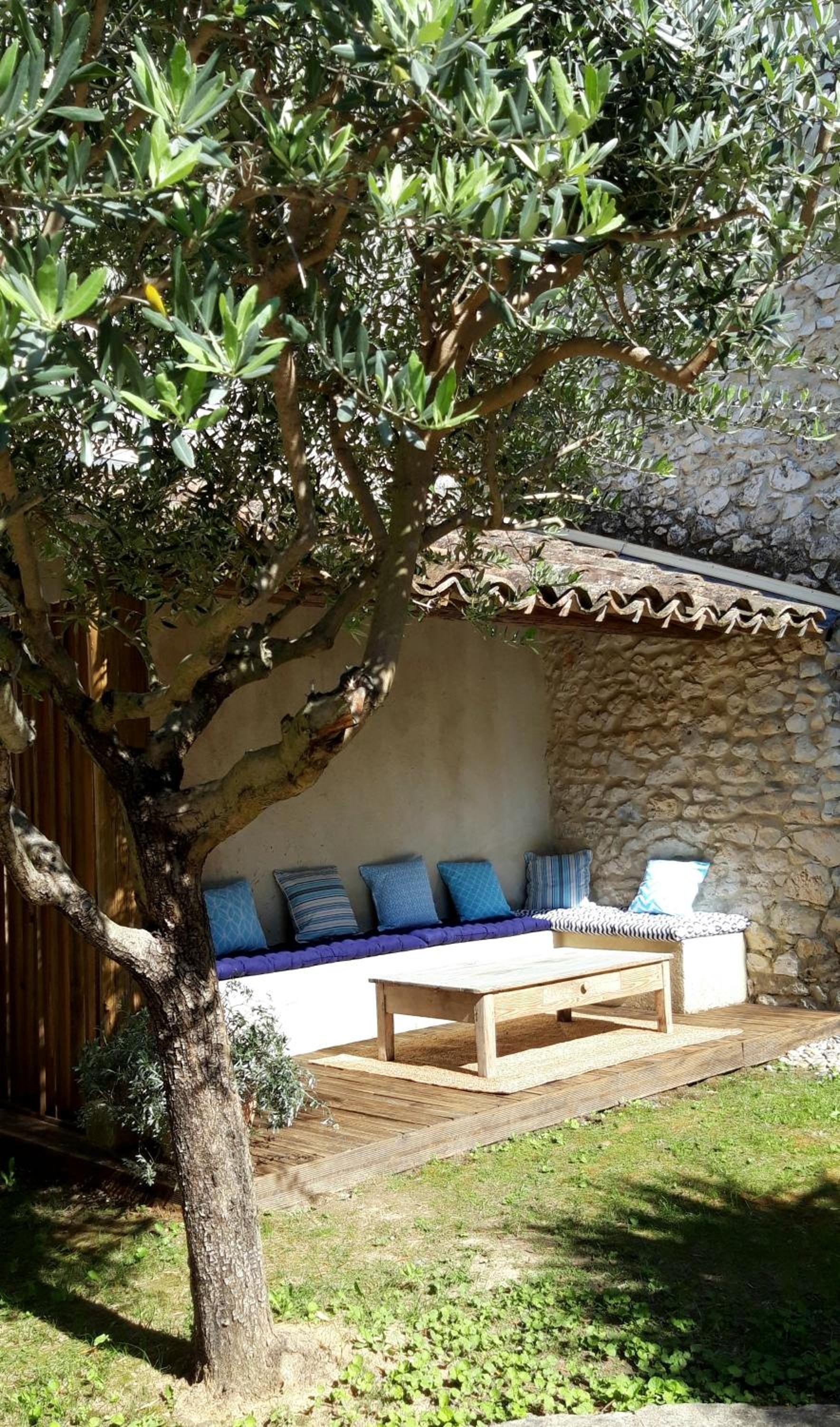La Maison Des Autres, piscine chauffée, chambres d'hôtes, proche d'Uzès, Nîmes, Pont du Gard, Alès view 2