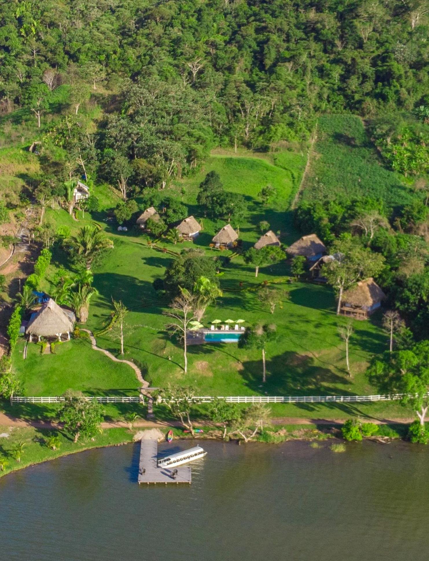Sauce Lodge - Laguna Azul