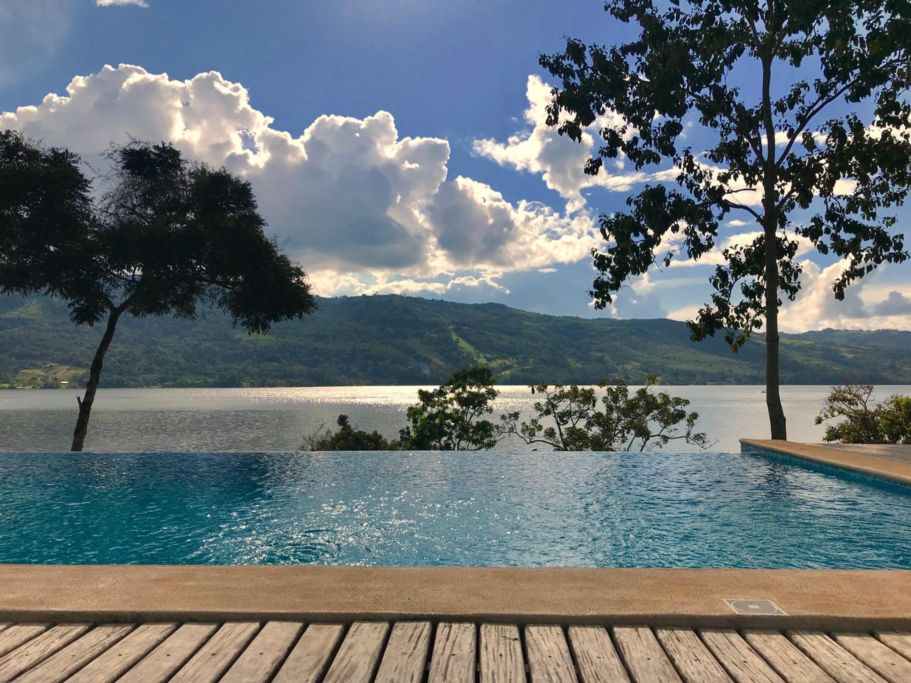 Sauce Lodge - Laguna Azul