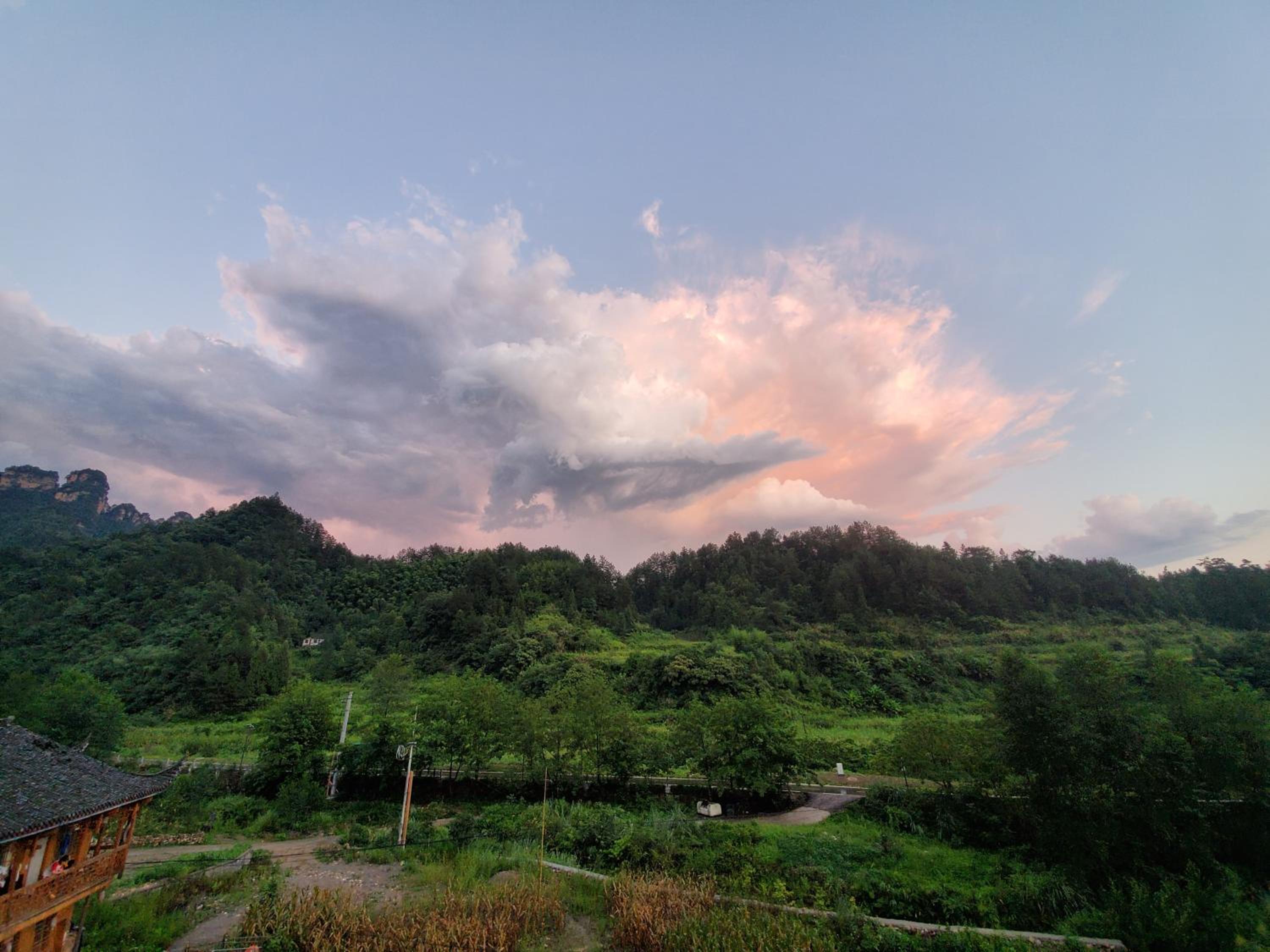 Whispering Mountains Boutique Hotel