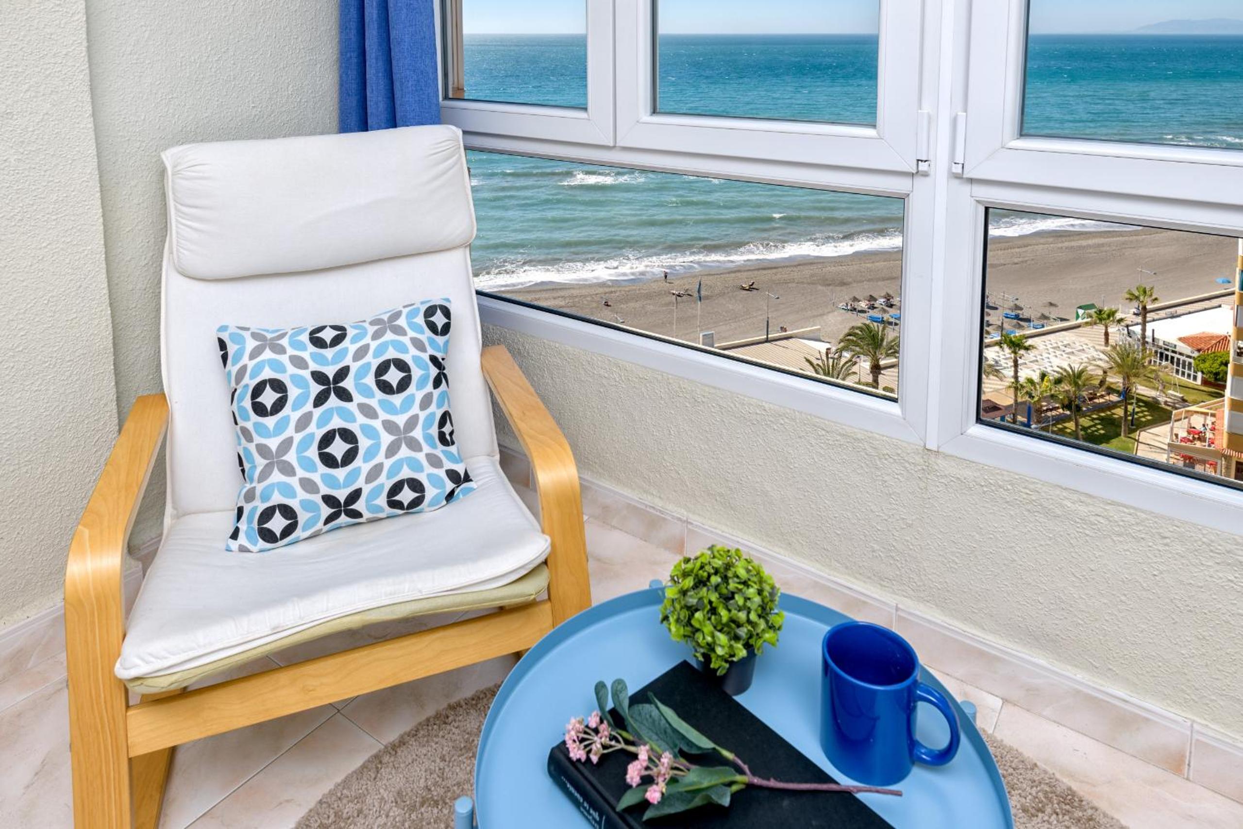 SPECTACULAR VIEWS PENTHOUSE IN 1ST LINE BEACH view 4