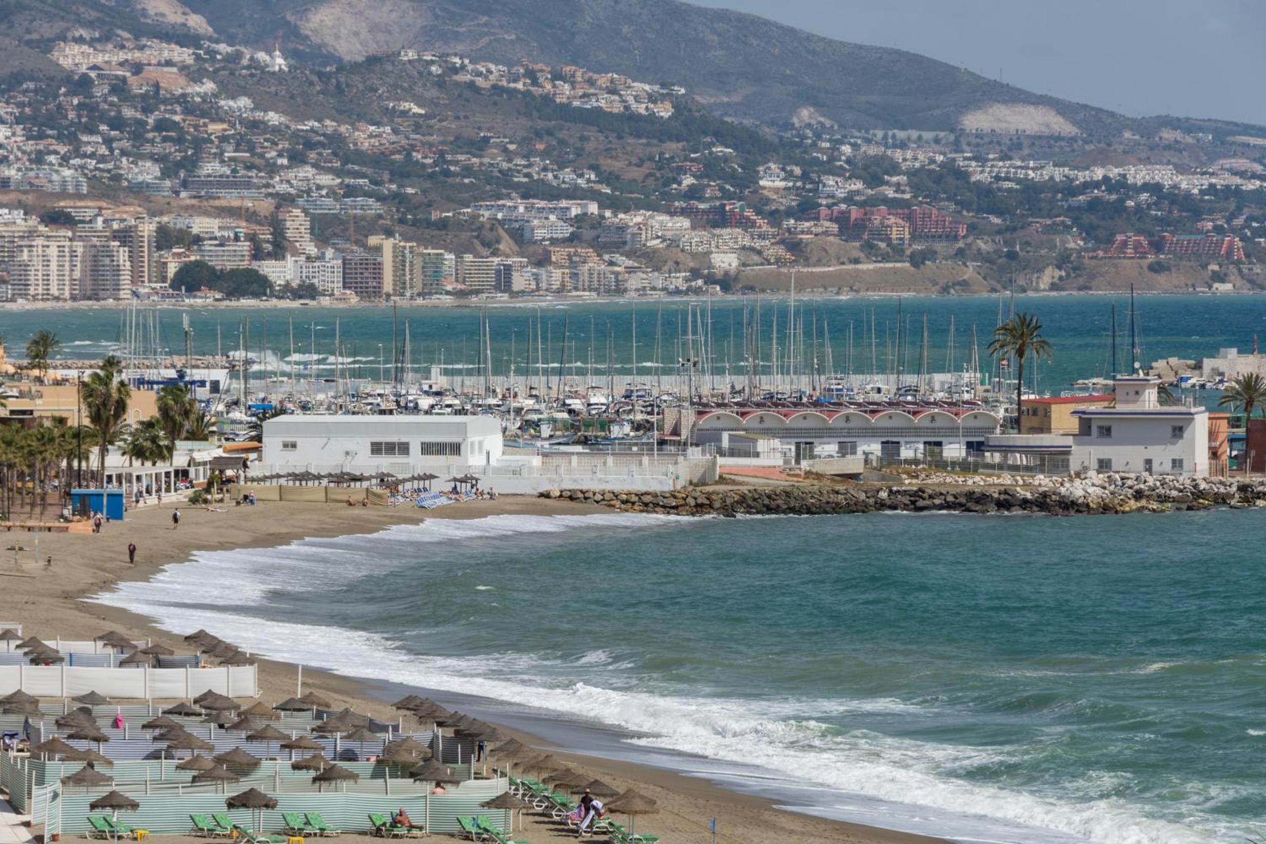 WintowinRentals Relax & Frontal Sea View in Fuengirola view 2
