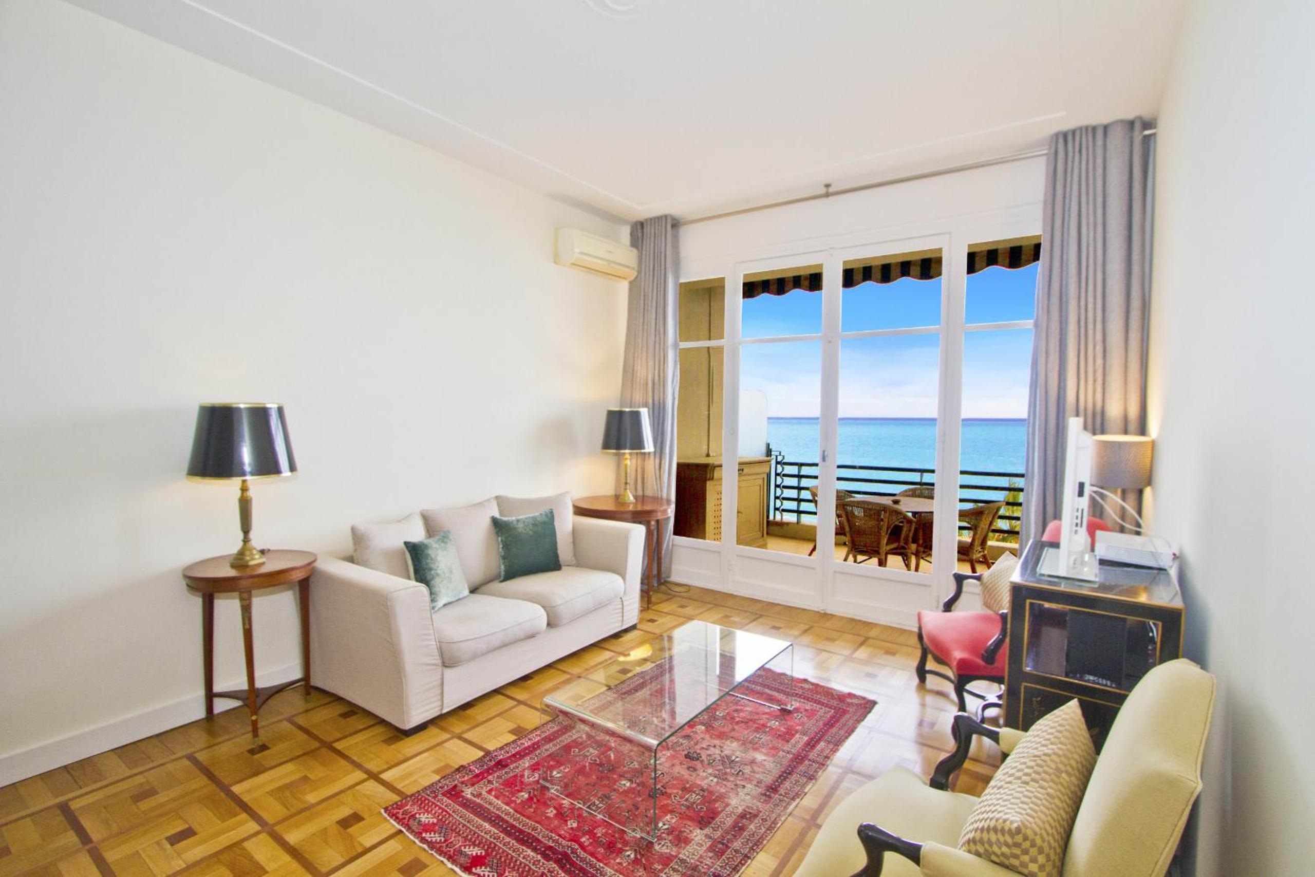 BEACHSIDE SUITE PANORAMIC - PROMENADE HOLIDAY view 3