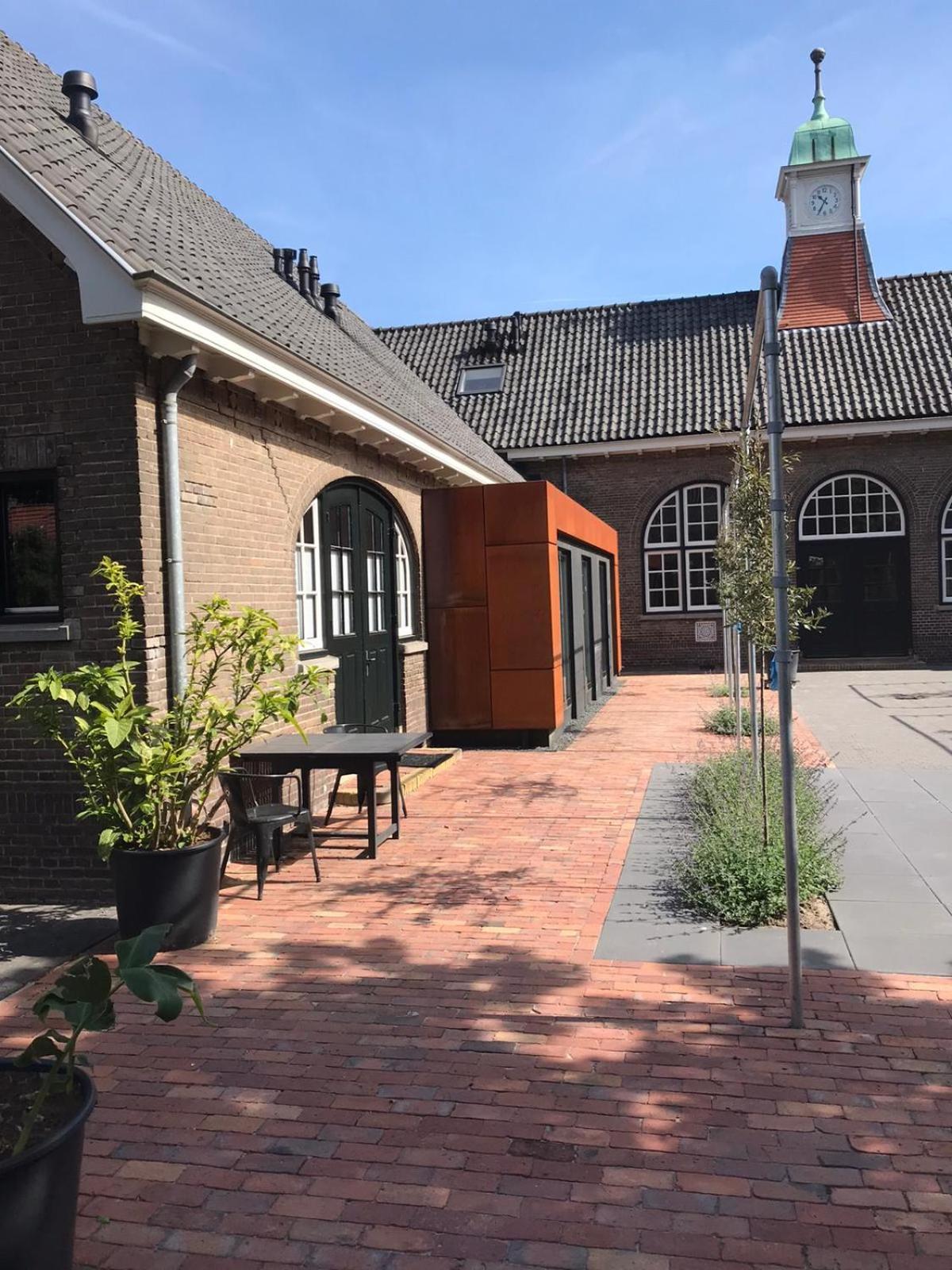 Overnachten in de oude West-Indiëschool view 3