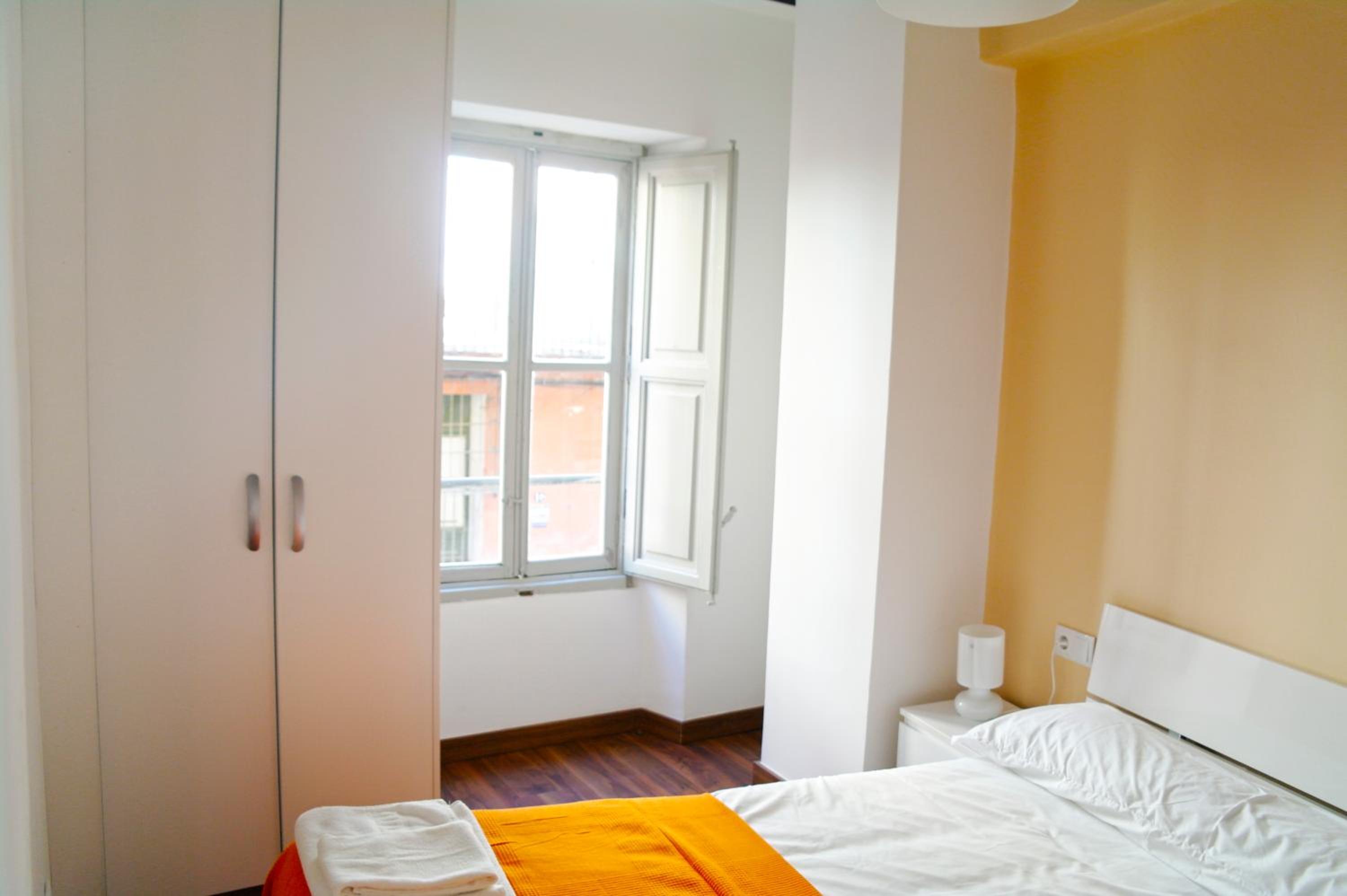 Down Town en Valencia — bedroom