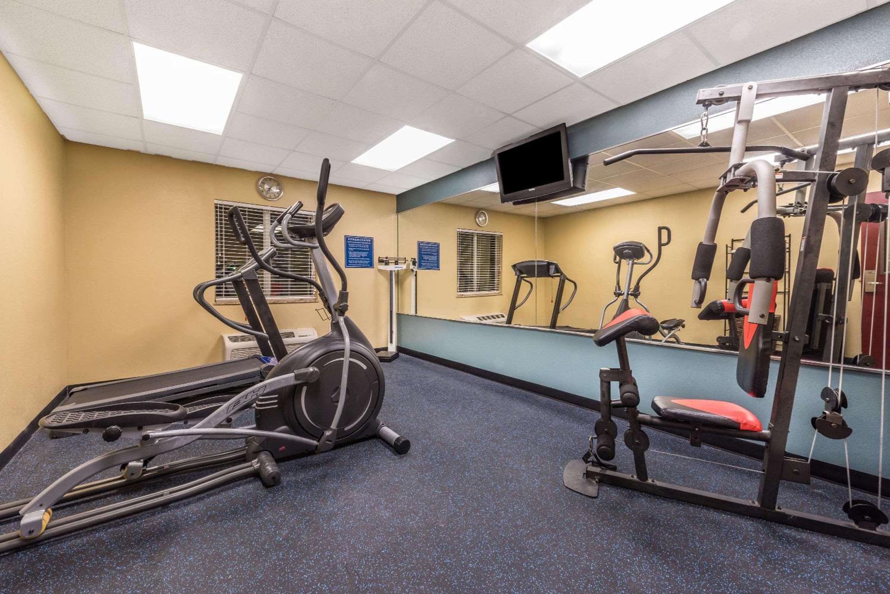 Days Inn by Wyndham Rockdale Texas view 4