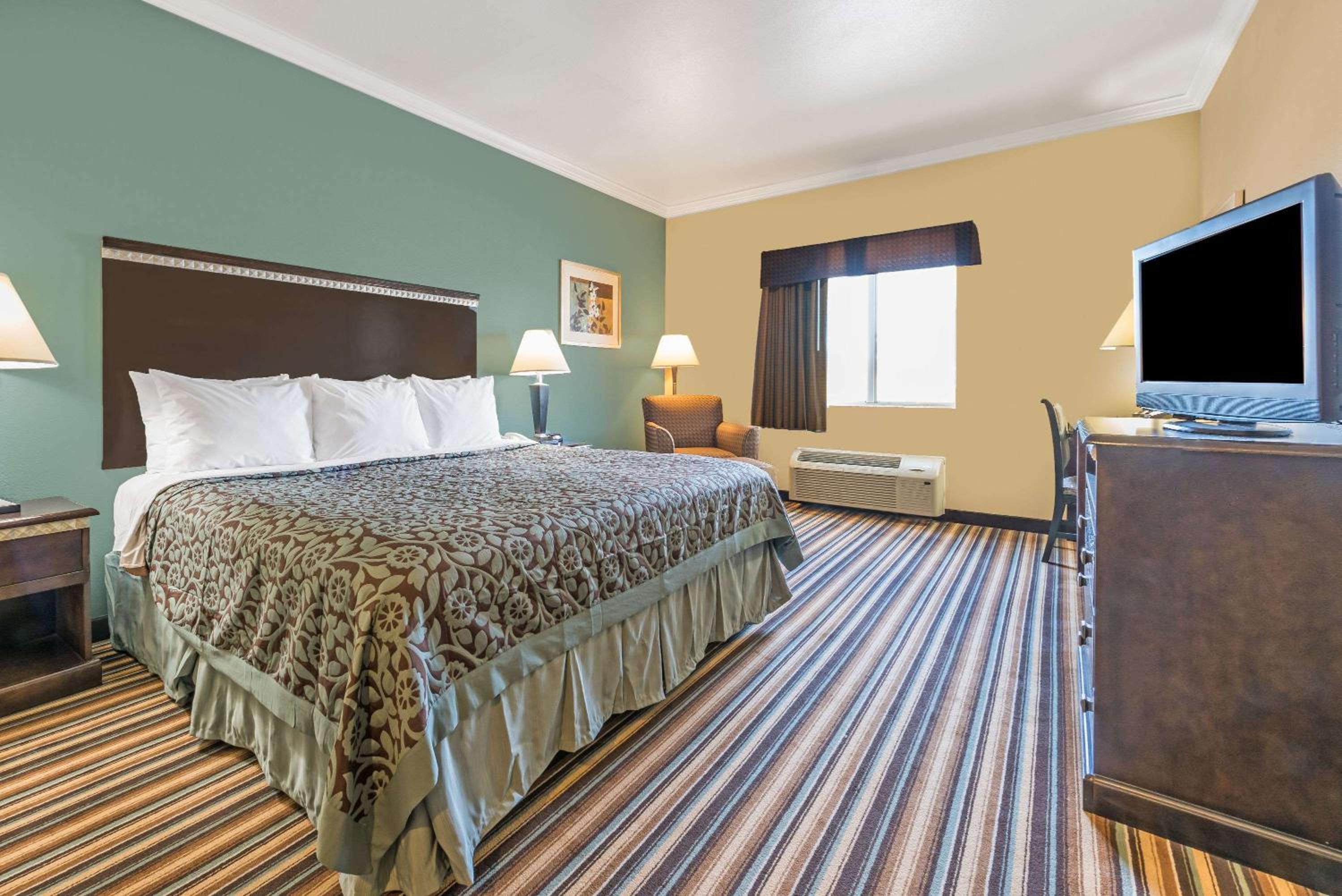Days Inn by Wyndham Rockdale Texas view 5