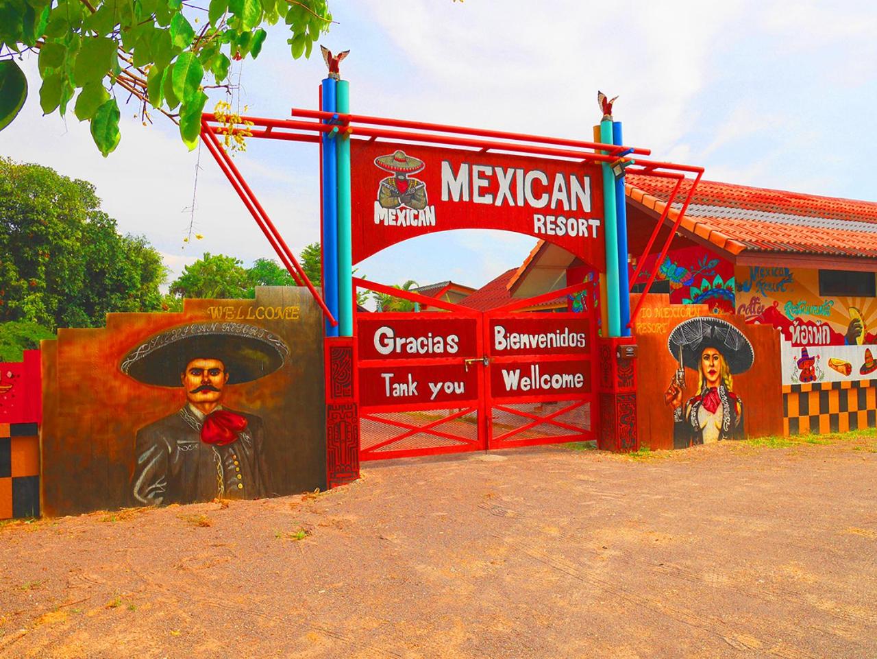 Mexican Resortlampang view 4