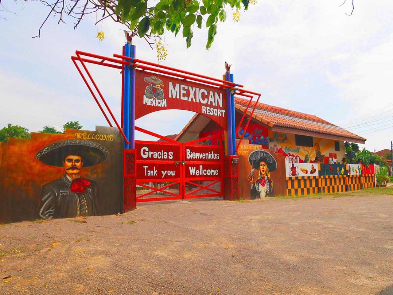 Mexican Resortlampang view 5
