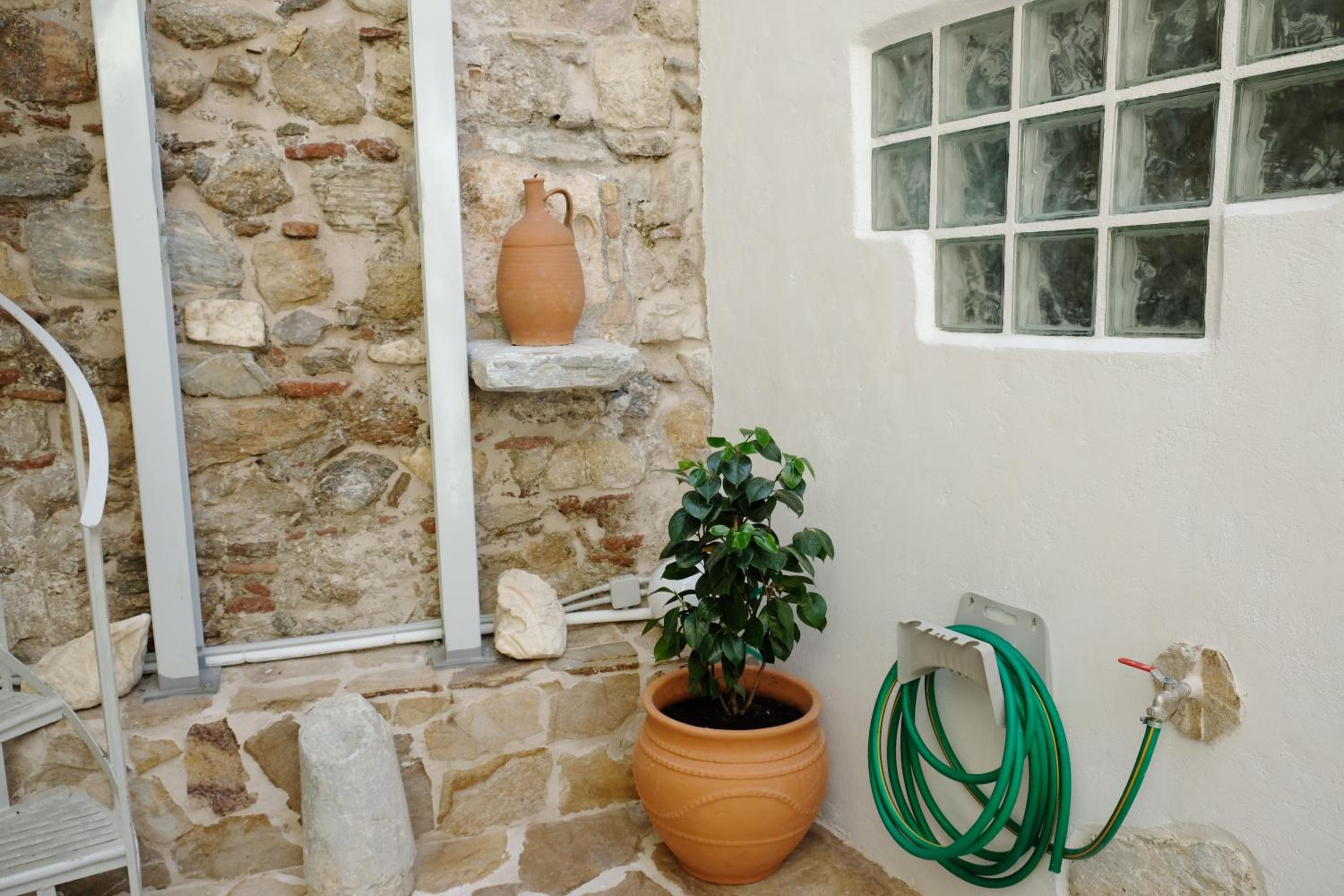 George Studio