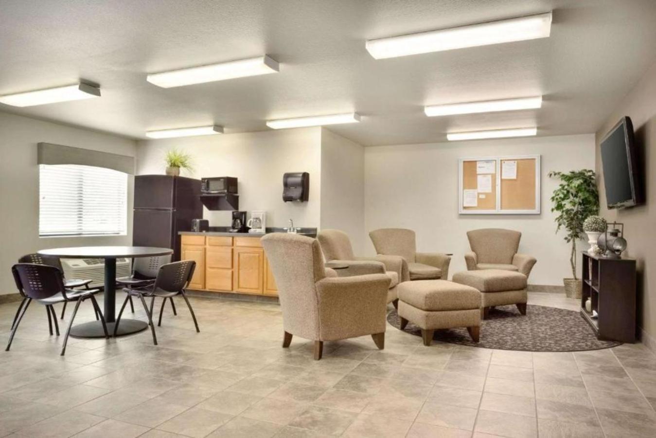 Cheyenne Vacations - Travelodge by Wyndham Cheyenne - Property Image 7