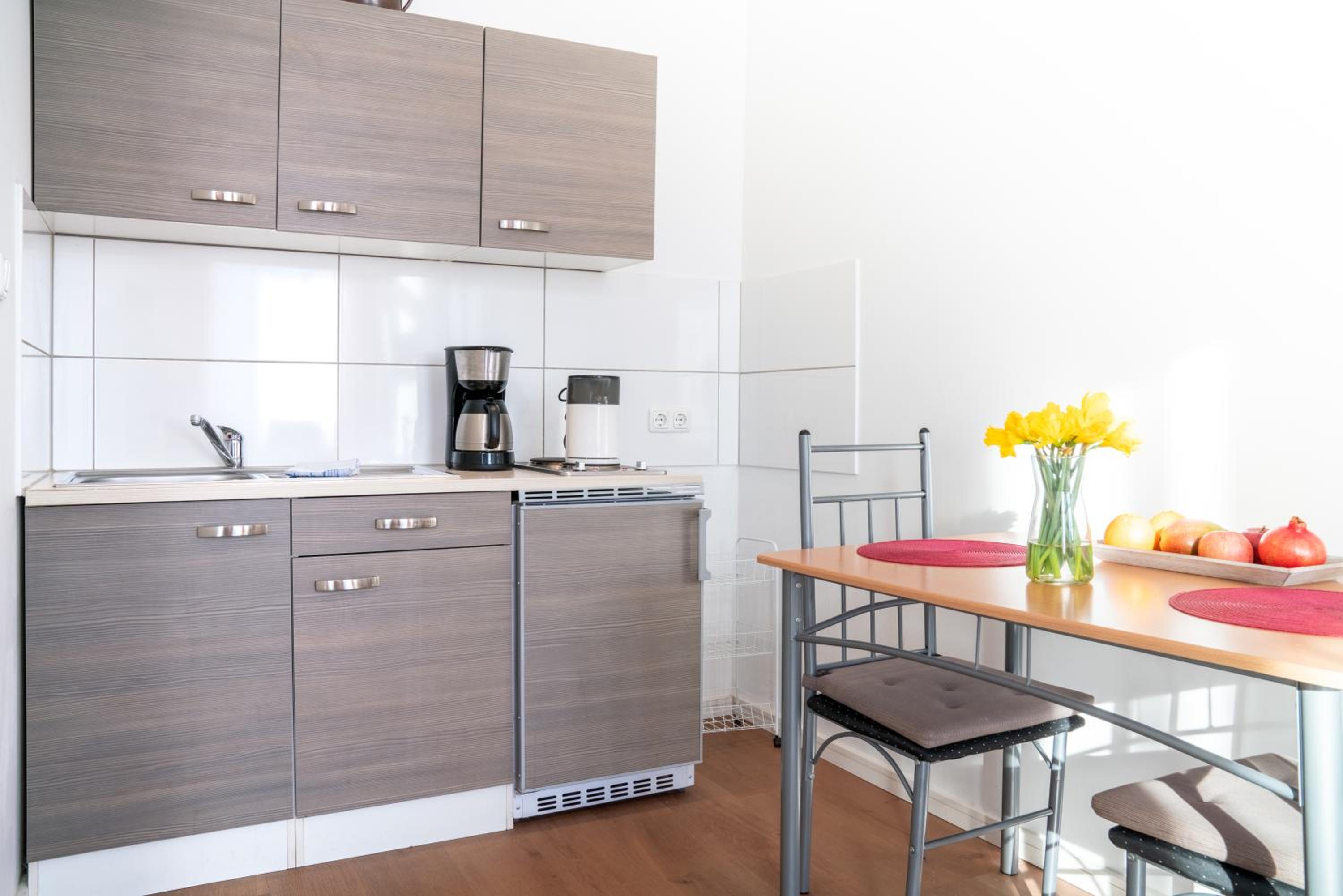 City Studio Apartment for 2, near Sonnenallee