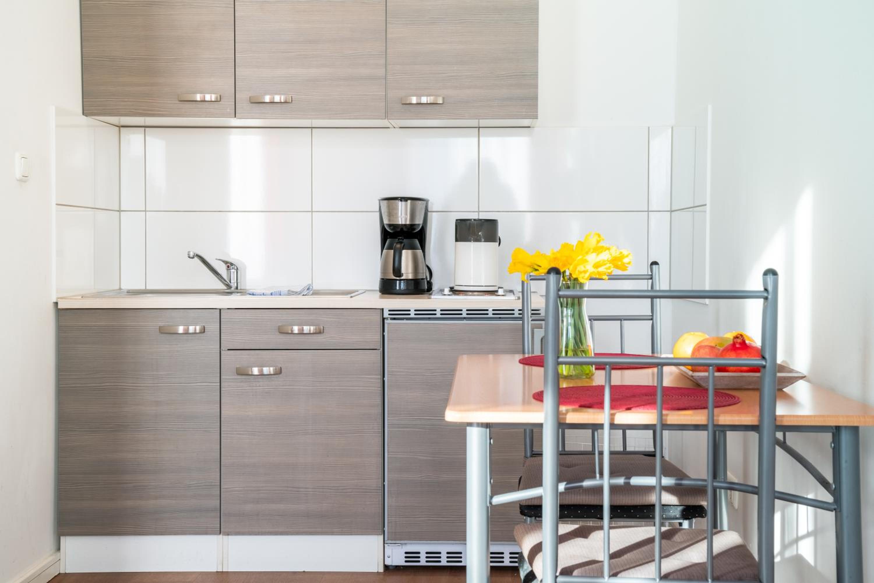 City Studio Apartment for 2, near Sonnenallee