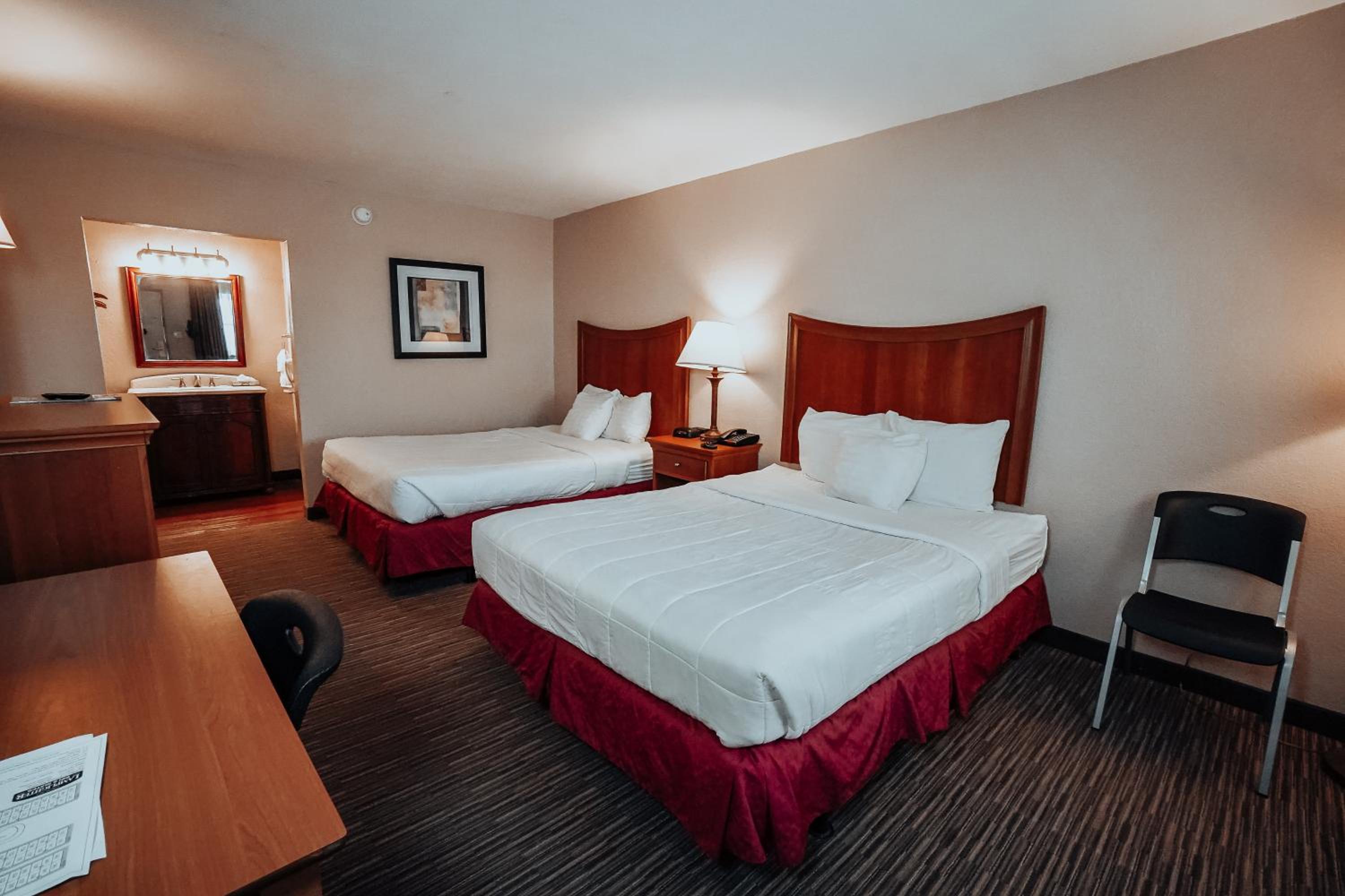 Springfield Vacations - Lamplighter Inn and Suites - North - Property Image 1