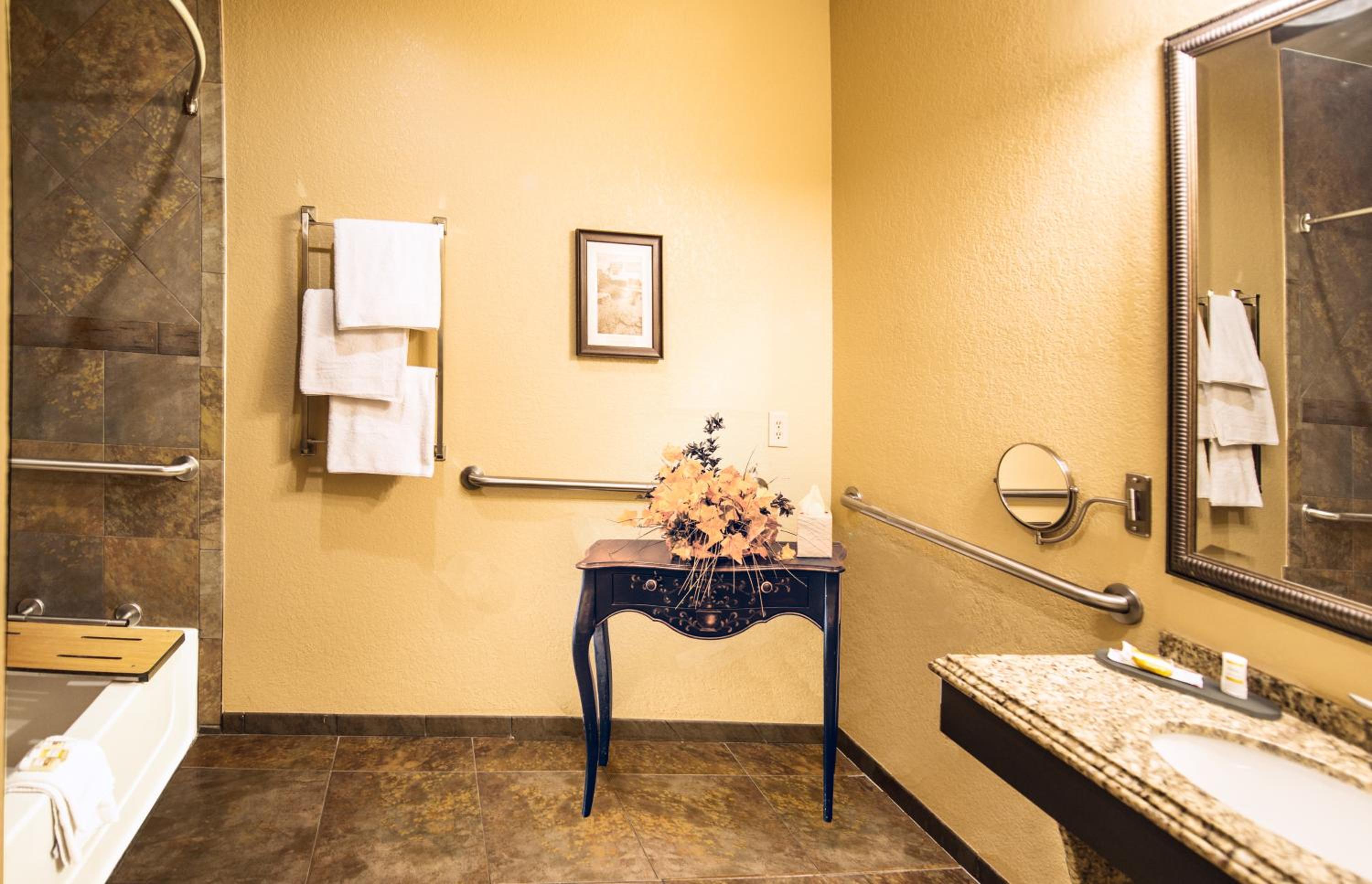 Marble Falls Vacations - La Quinta by Wyndham Marble Falls - Property Image 69