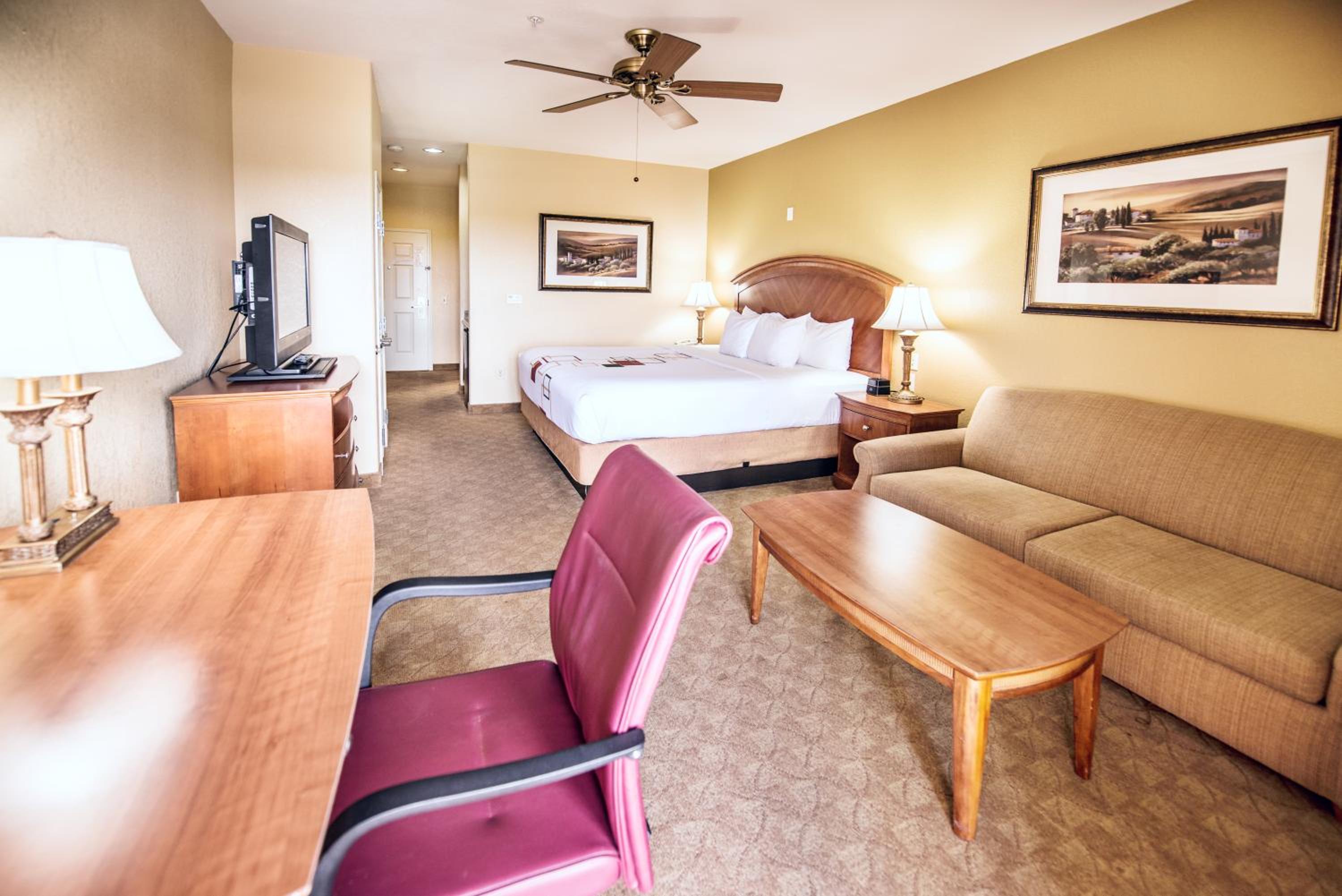 Marble Falls Vacations - La Quinta by Wyndham Marble Falls - Property Image 19