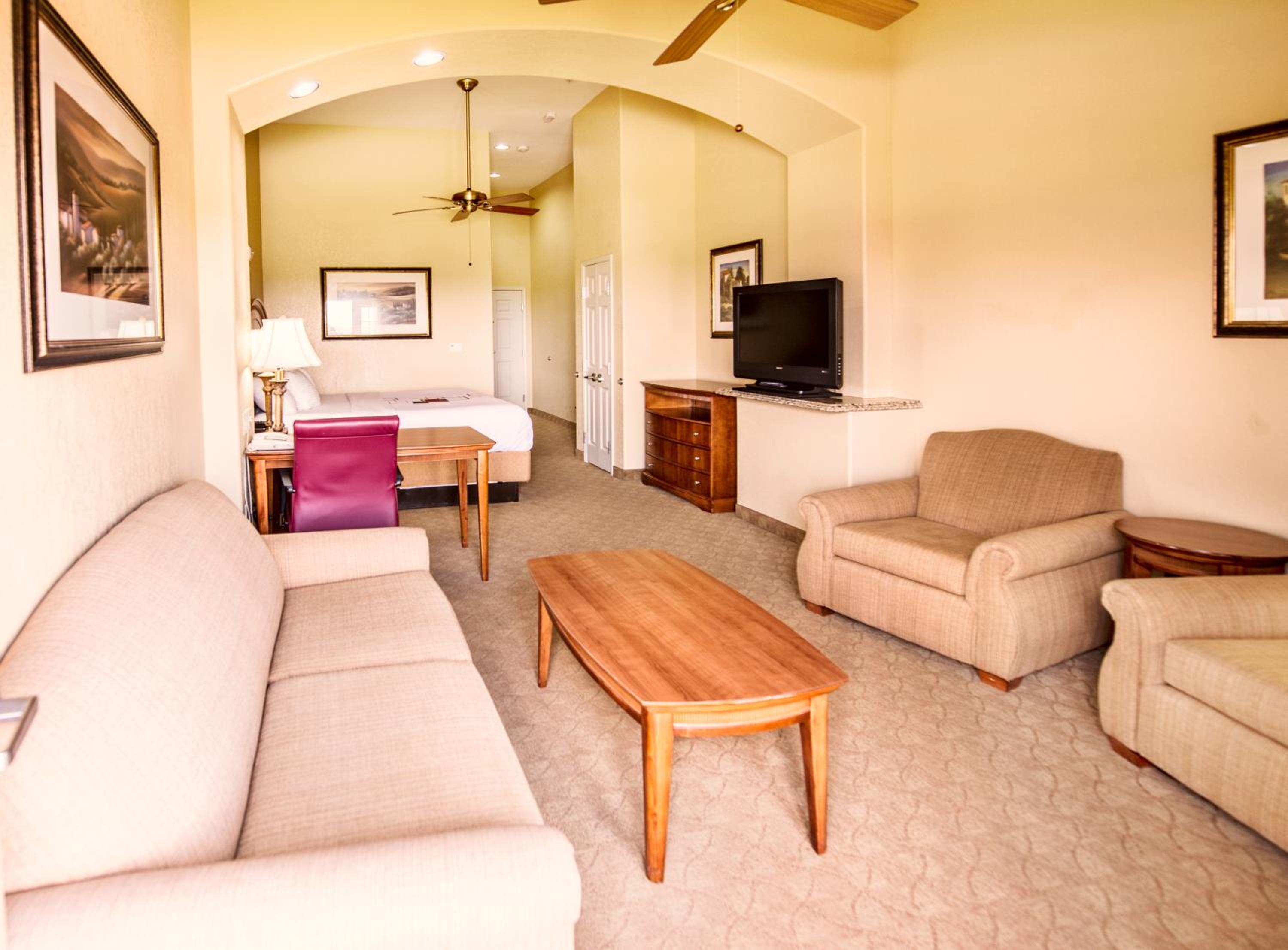 Marble Falls Vacations - La Quinta by Wyndham Marble Falls - Property Image 7