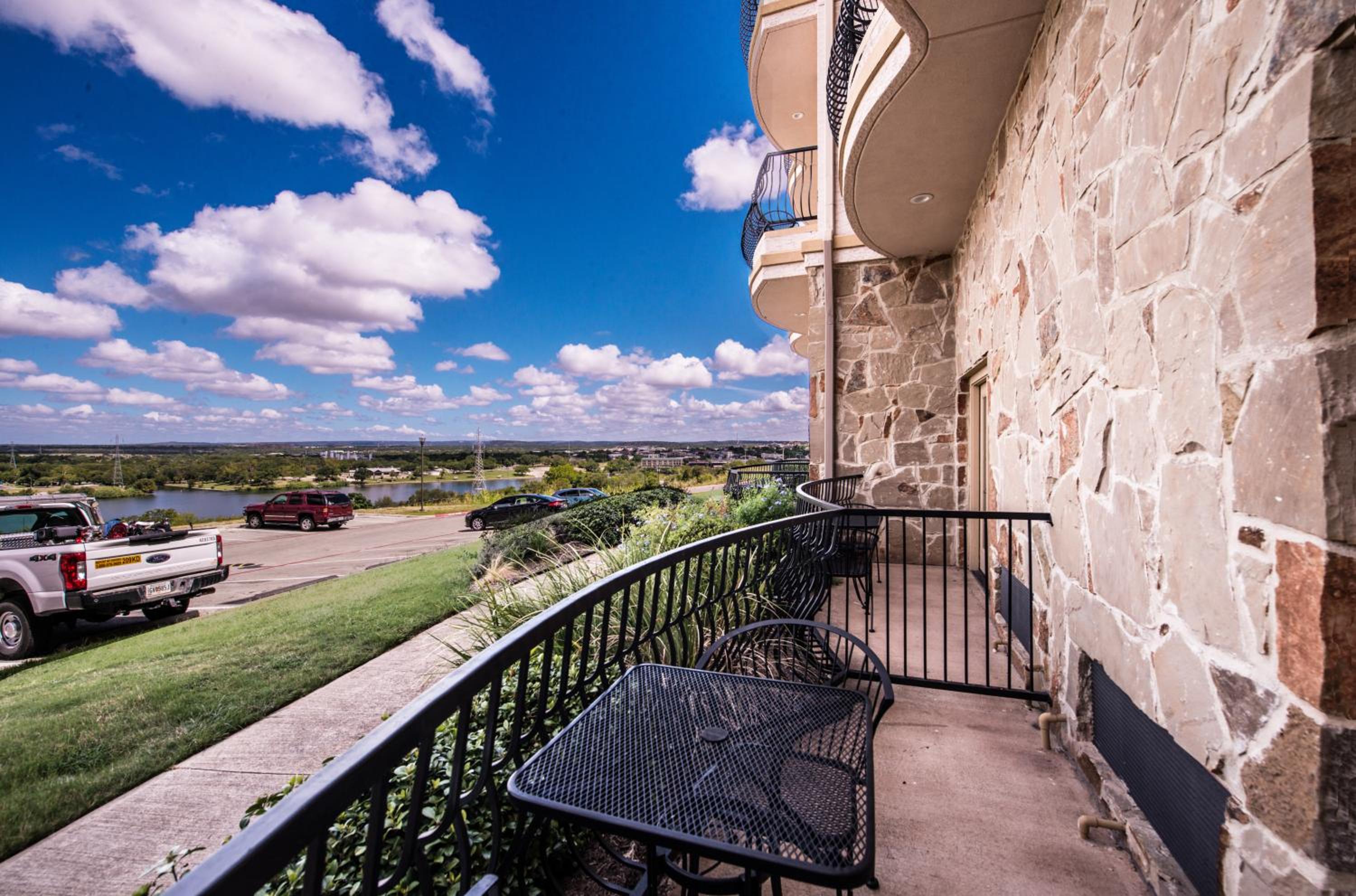 Marble Falls Vacations - La Quinta by Wyndham Marble Falls - Property Image 2