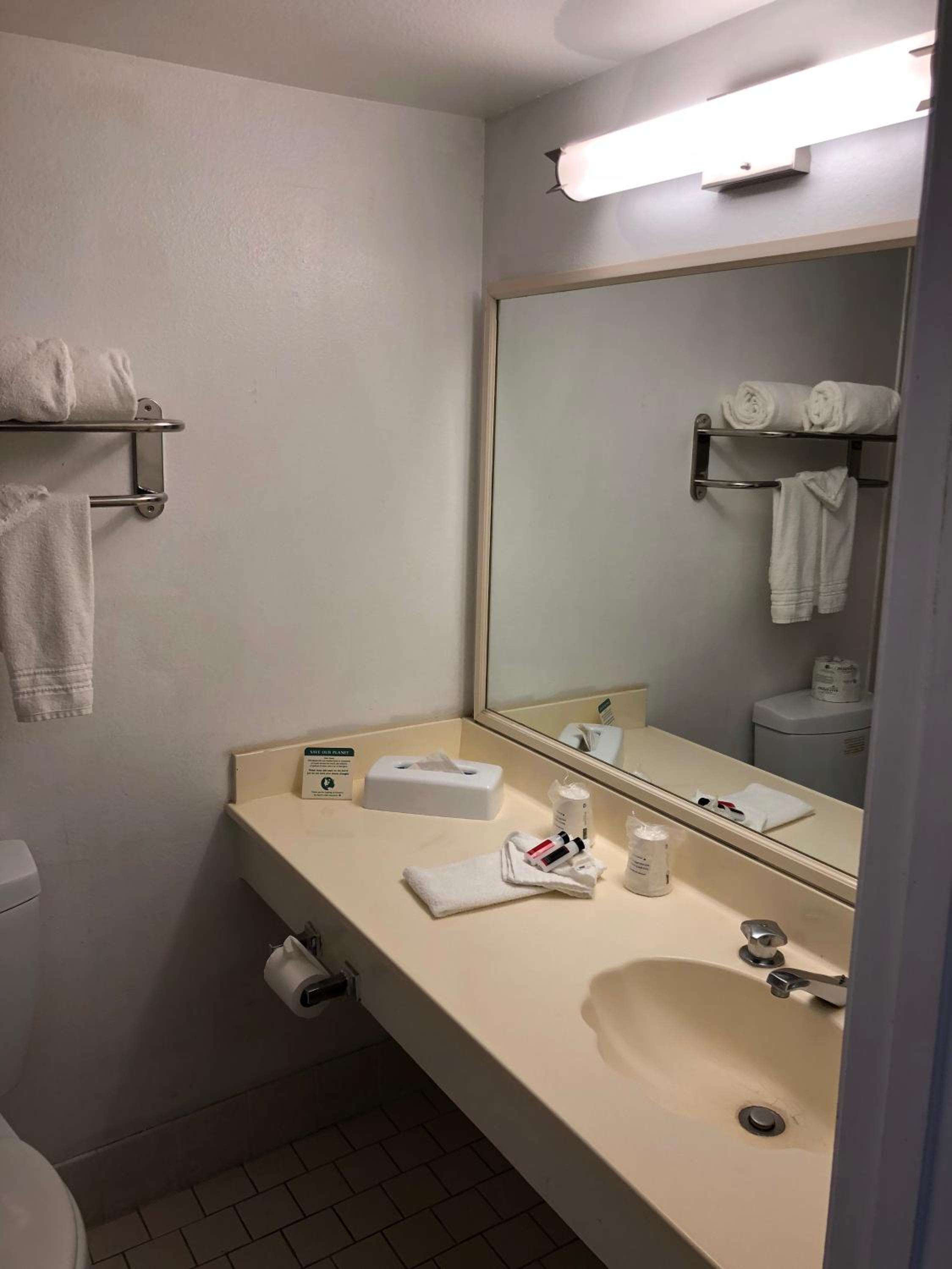 Camarillo Vacations - Days Inn by Wyndham Camarillo - Ventura - Property Image 8