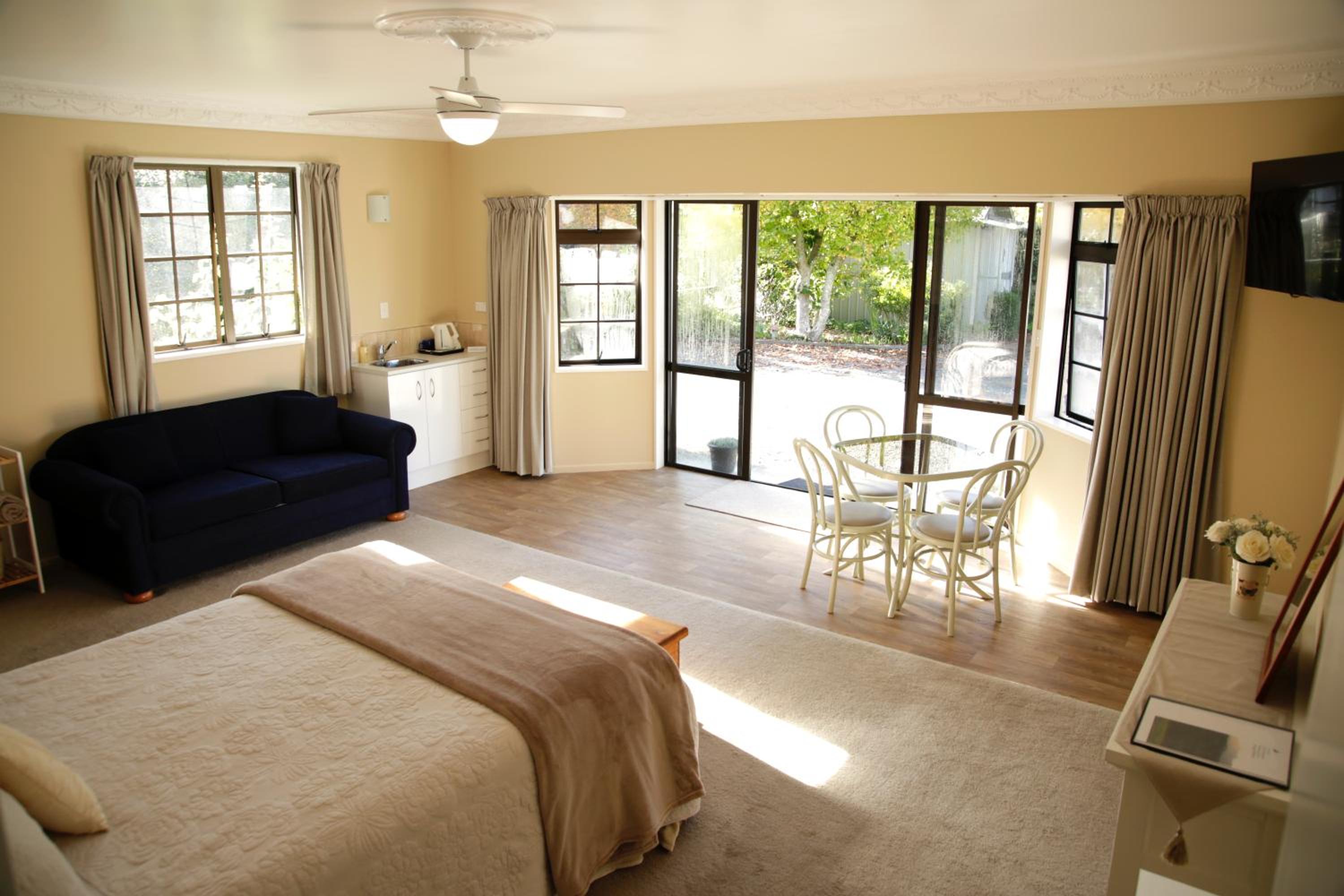 Somersal Bed & Breakfast view 5