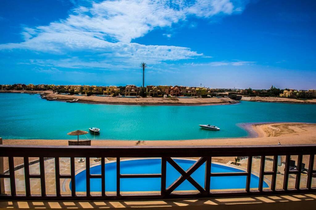 Hotel El Gouna Luxurious 2BR + Pool, Lagoon view in Sabina - Image 1