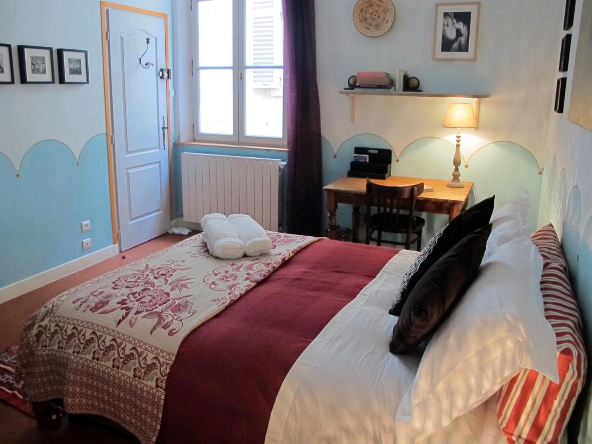 B&B in Arles "L'Atelier du Midi" chambre d'hôtes centre historique ARLES view 3