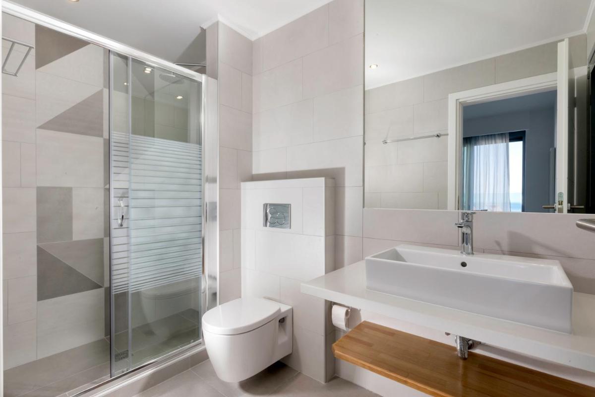 Villa Phos with swimming pool in Lindos view 5