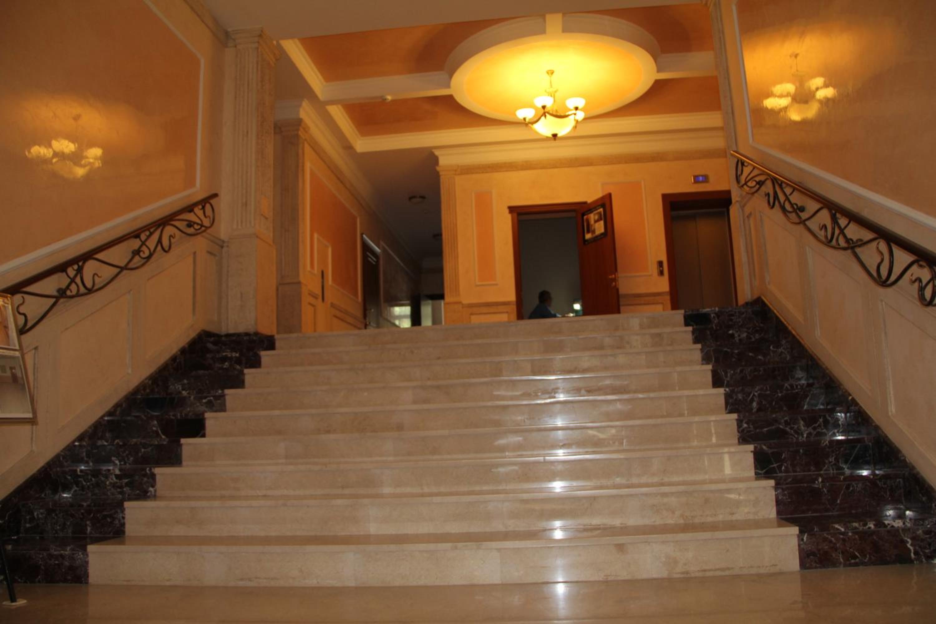 Apartment in Center of Odessa view 3