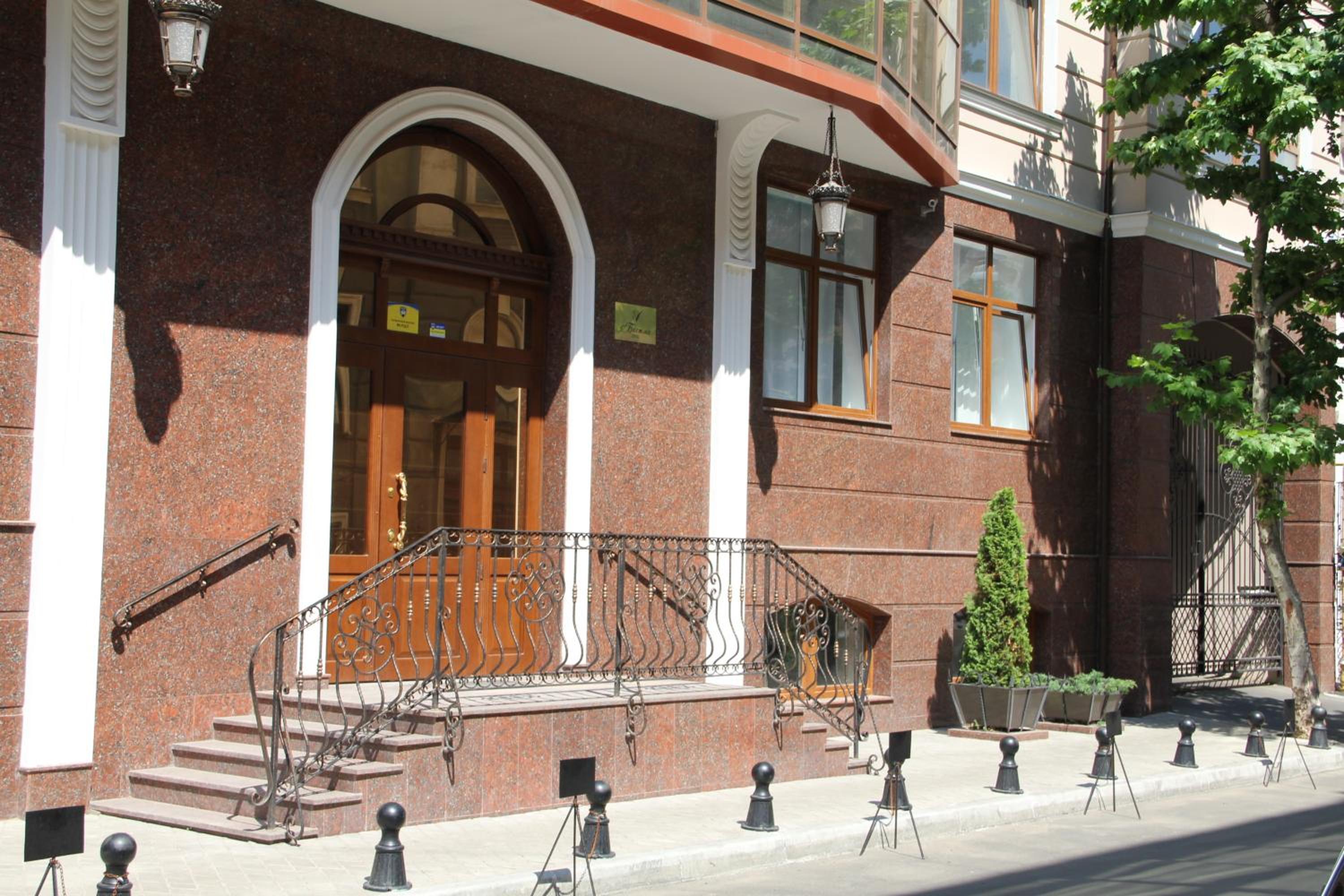 Apartment in Center of Odessa view 2