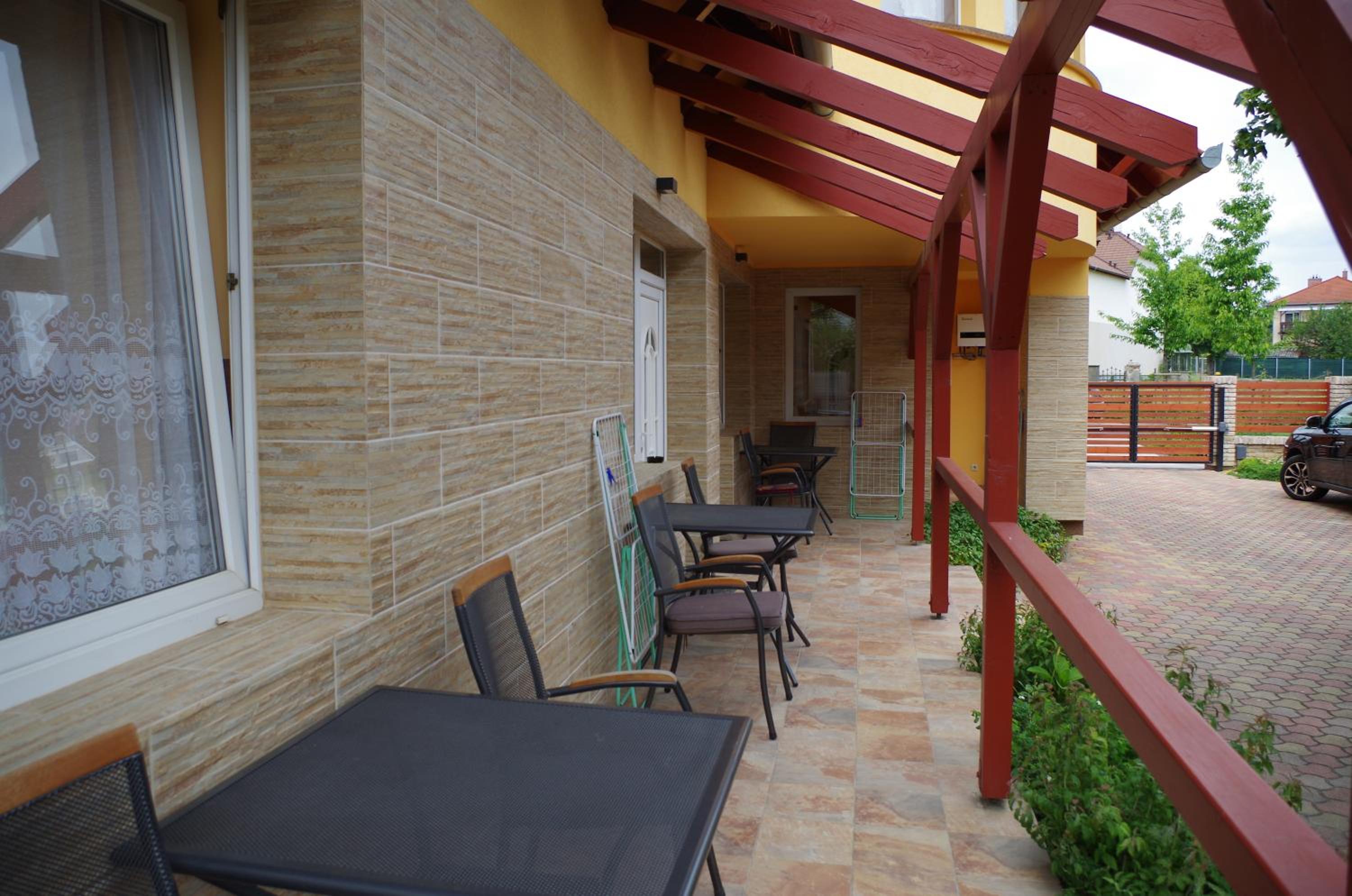 Aranyhal Apartman
