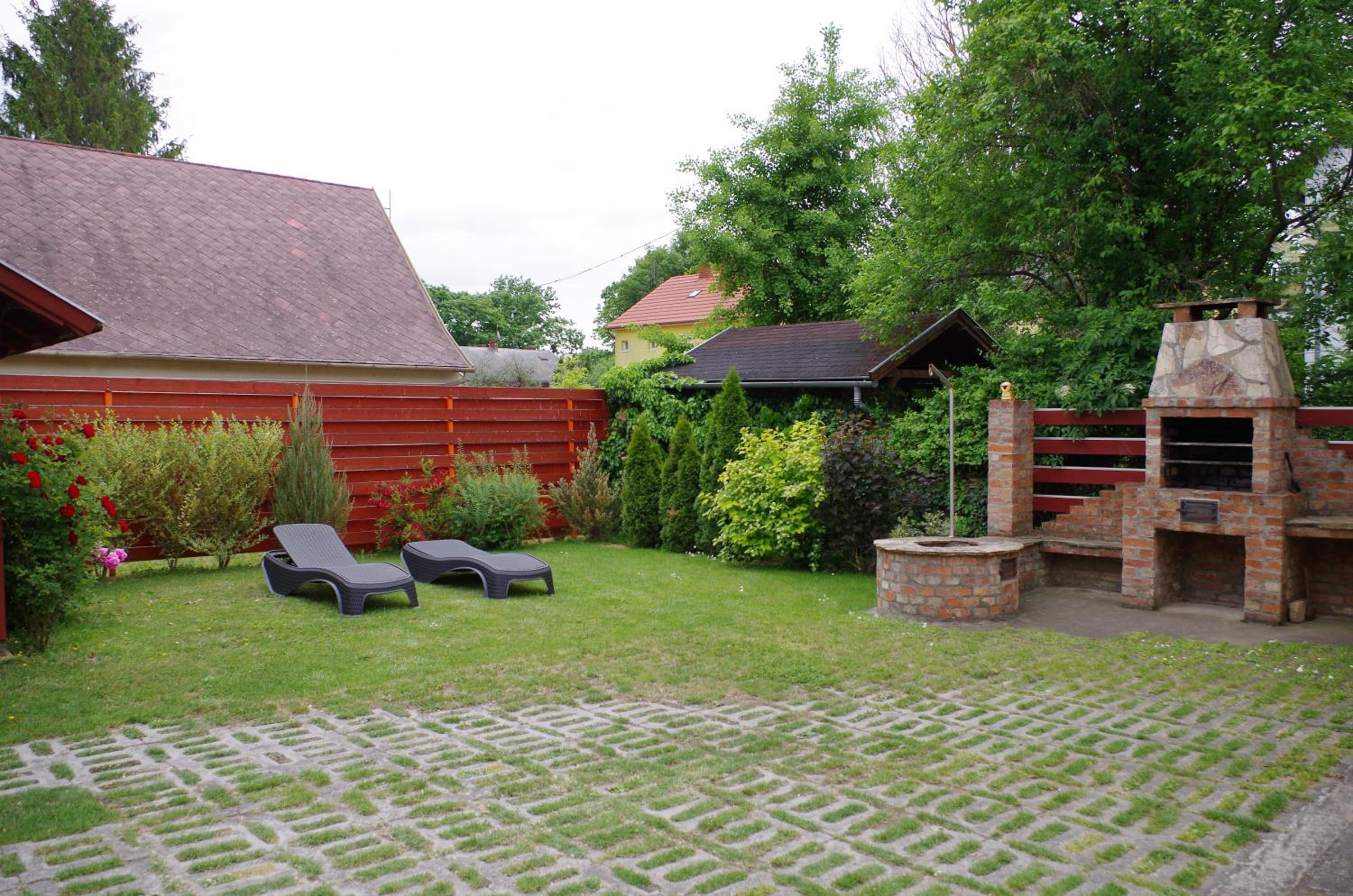 Aranyhal Apartman