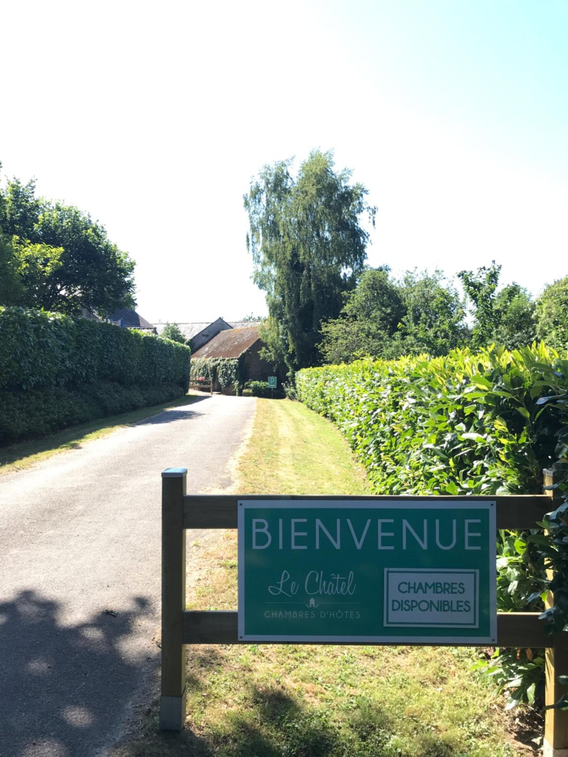 Le Châtel view 3
