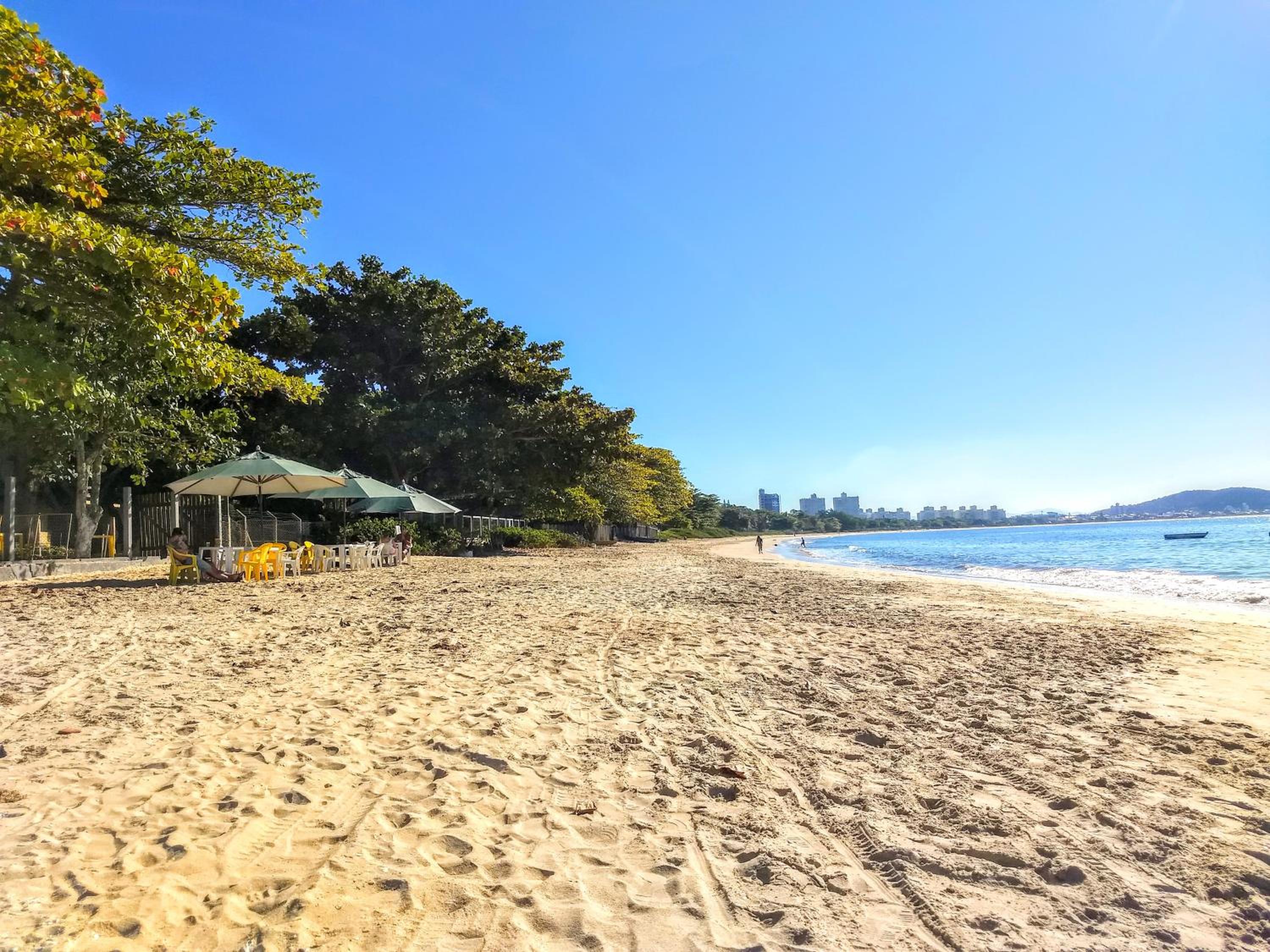 Linda casa a 150m da praia e prox ao Beto Carrero
