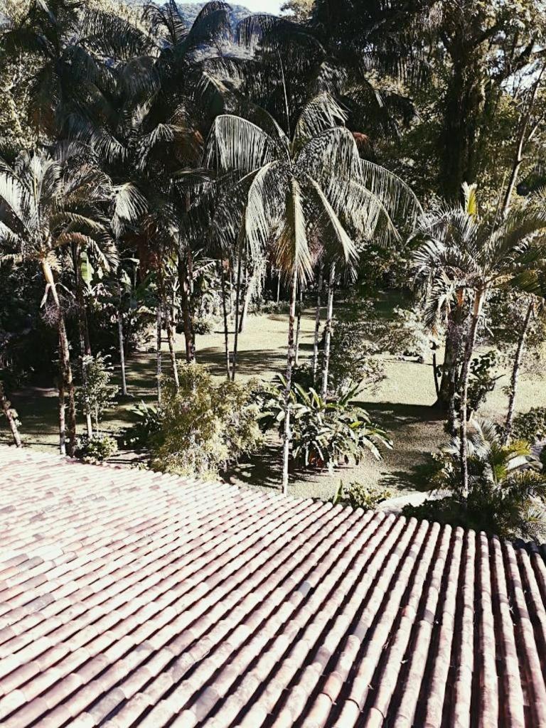 Casa Linda - Piscina Ampla - Jacuzzi - Imenso Jardim