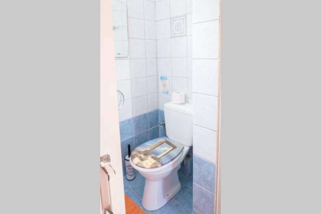Esthir s guest house- sea view view 4