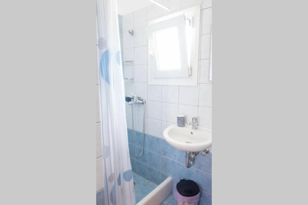 Esthir s guest house- sea view view 5
