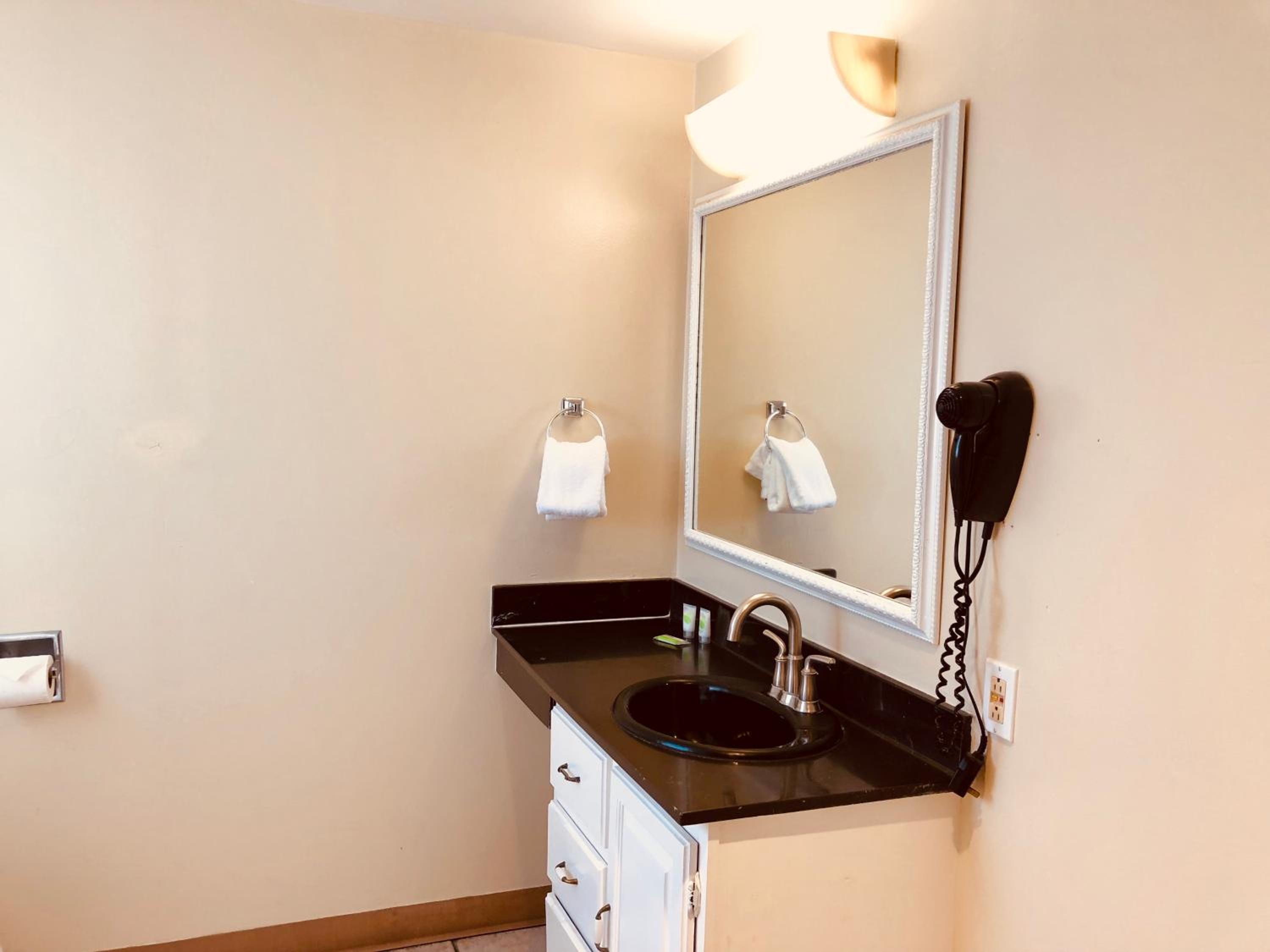 Carmel Resort Inn - Property Image 79